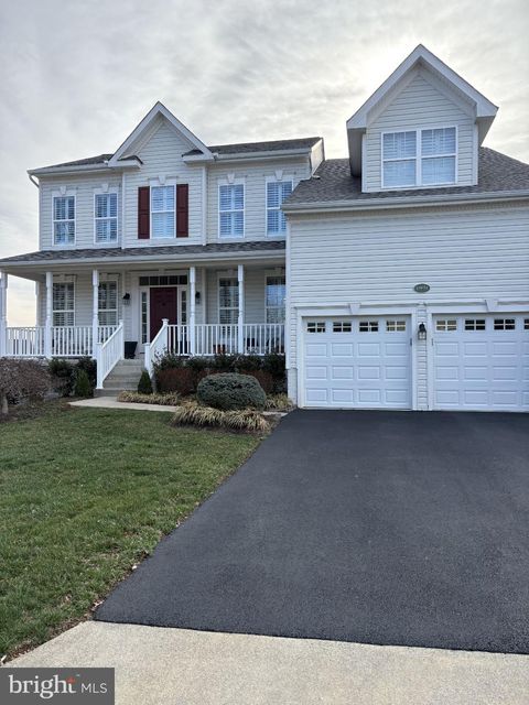 Photo of 17652 Marbury Street, ROUND HILL, VA 20141 (MLS # VALO2118990)