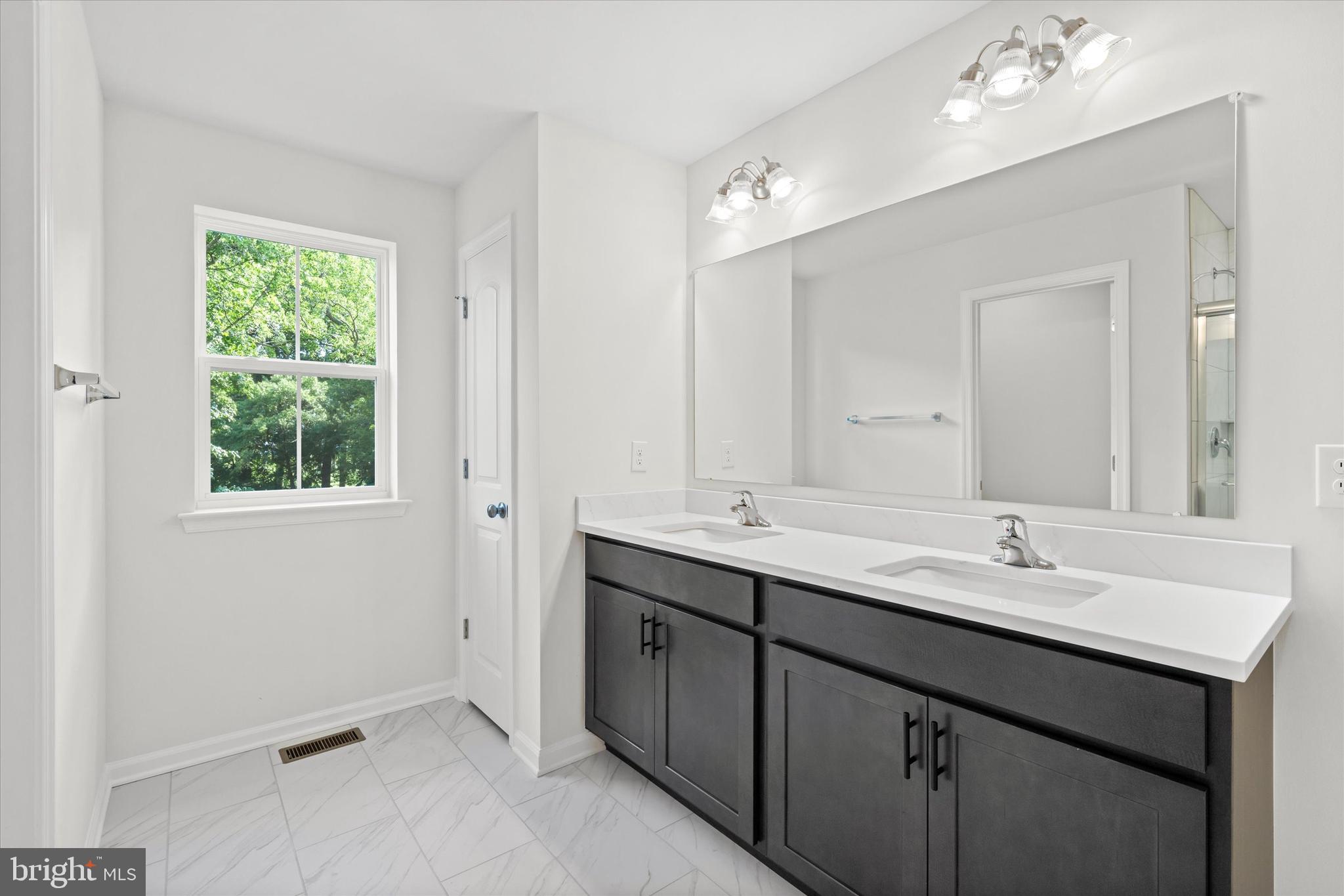 HIDDEN BROOK - Residential