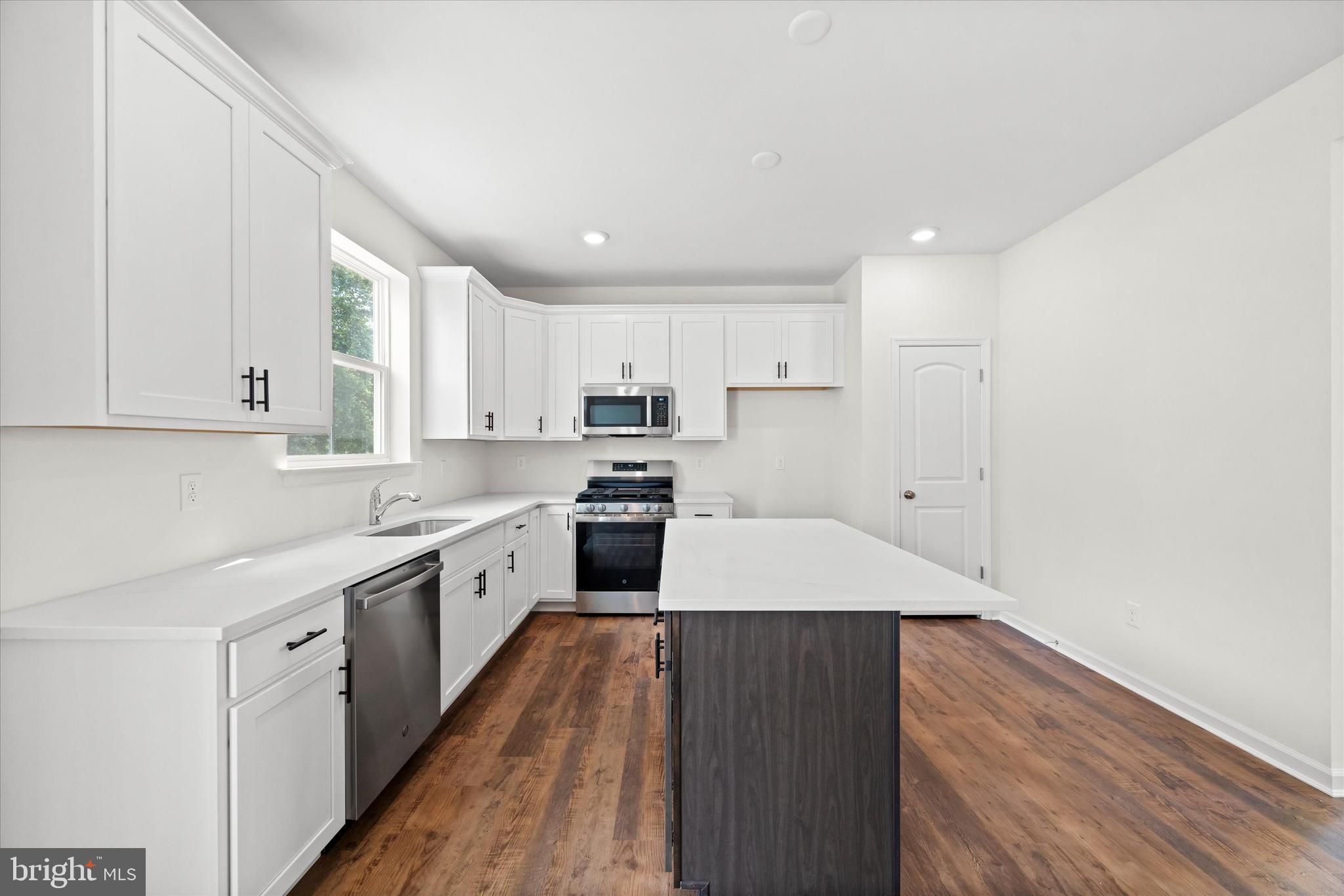 HIDDEN BROOK - Residential