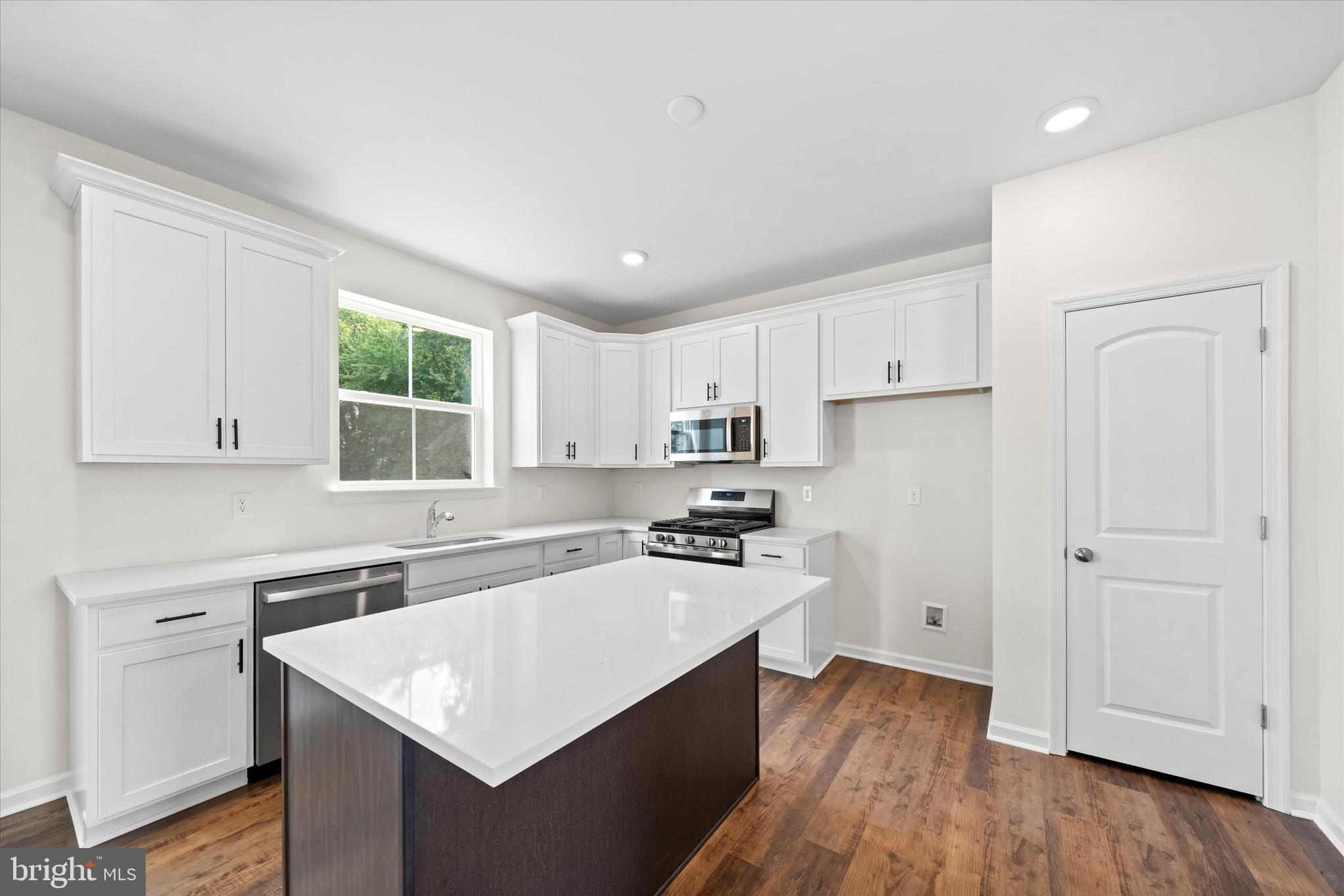 HIDDEN BROOK - Residential