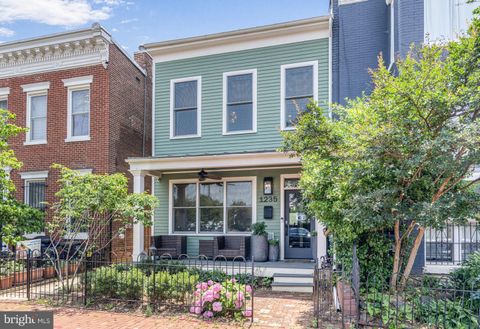 1235 E STREET SE WASHINGTON DC 20003