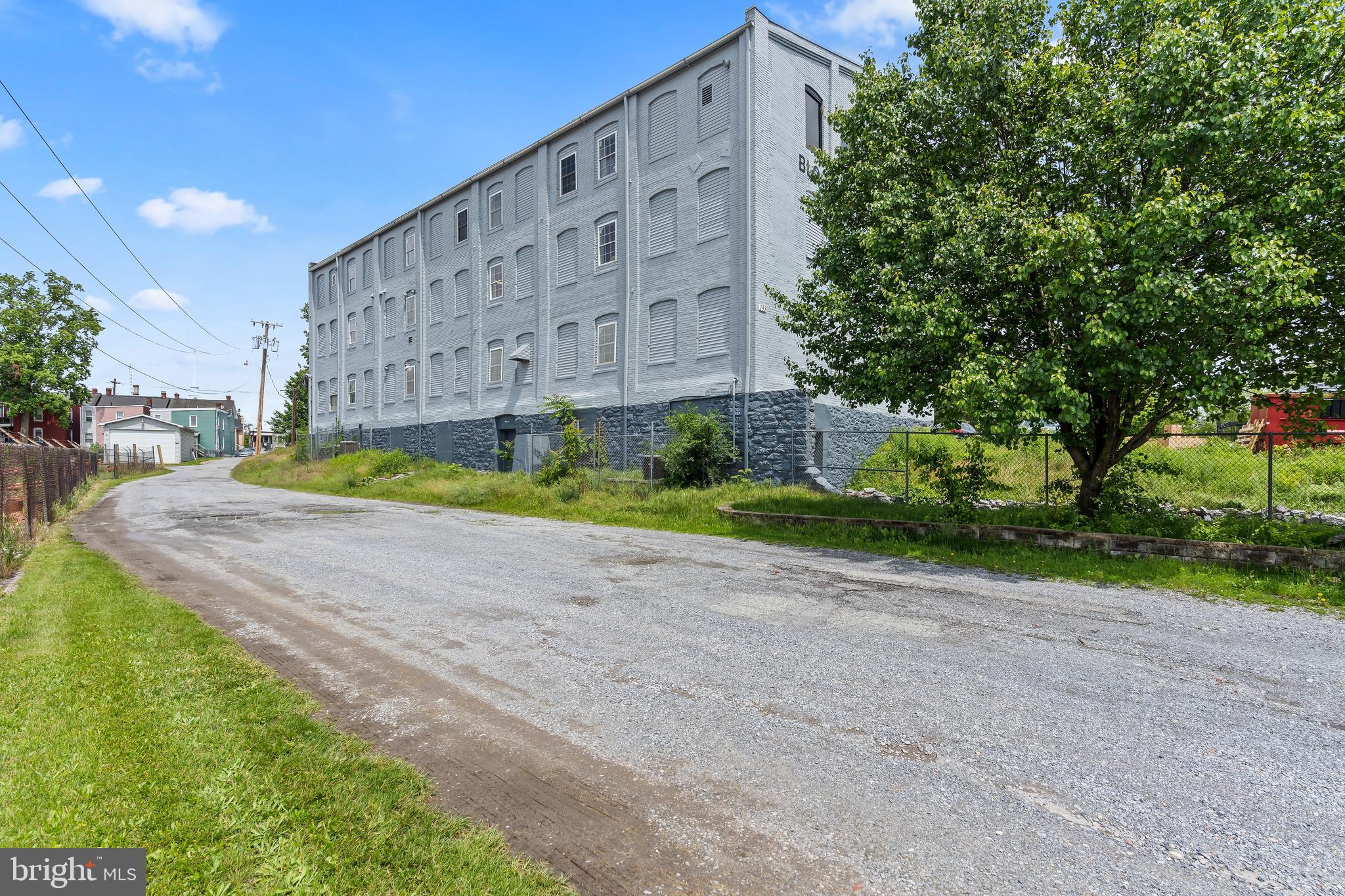 133 S BURHANS BOULEVARD