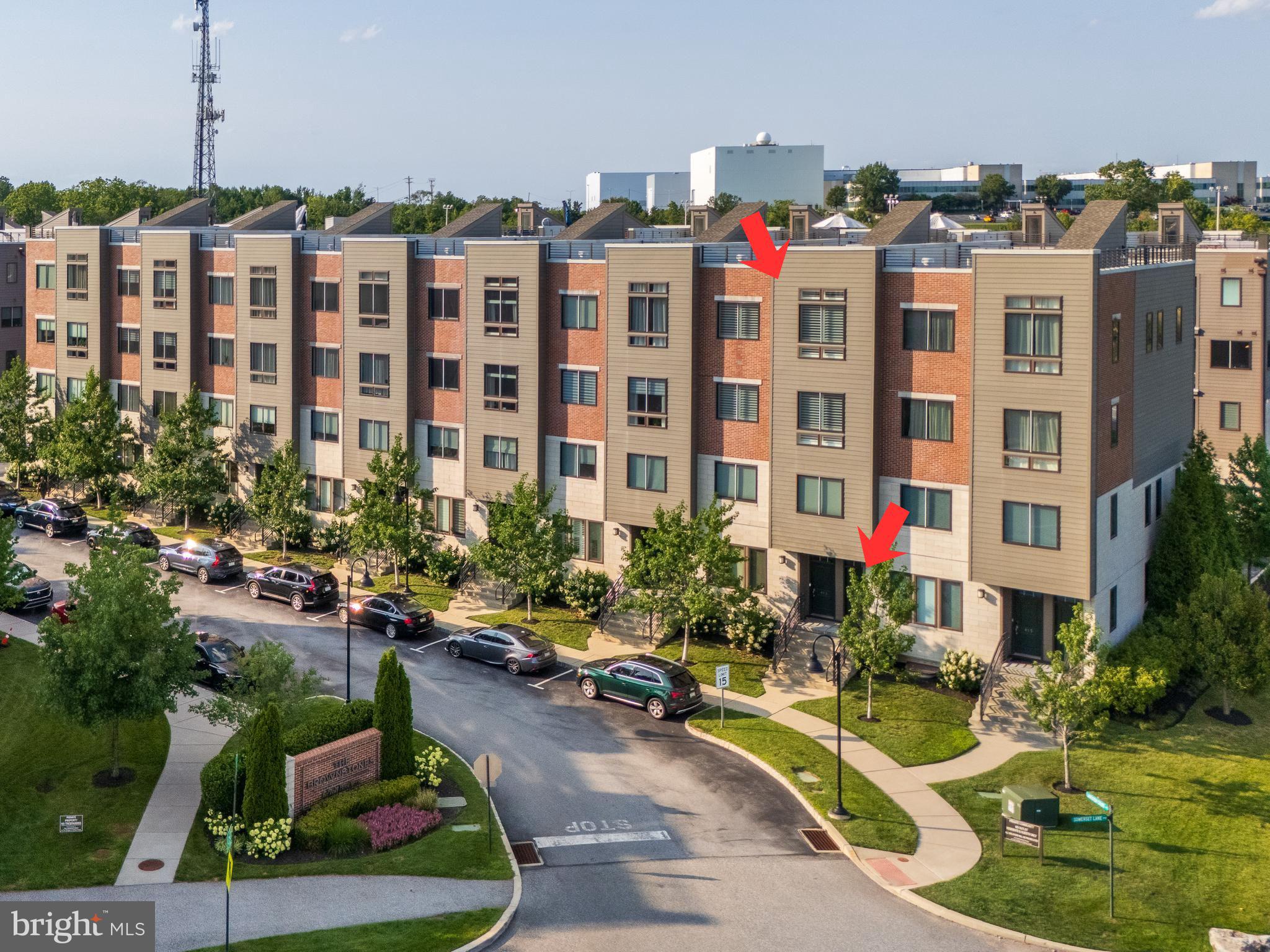 414 LAKEVIEW COURT 2 UPPER