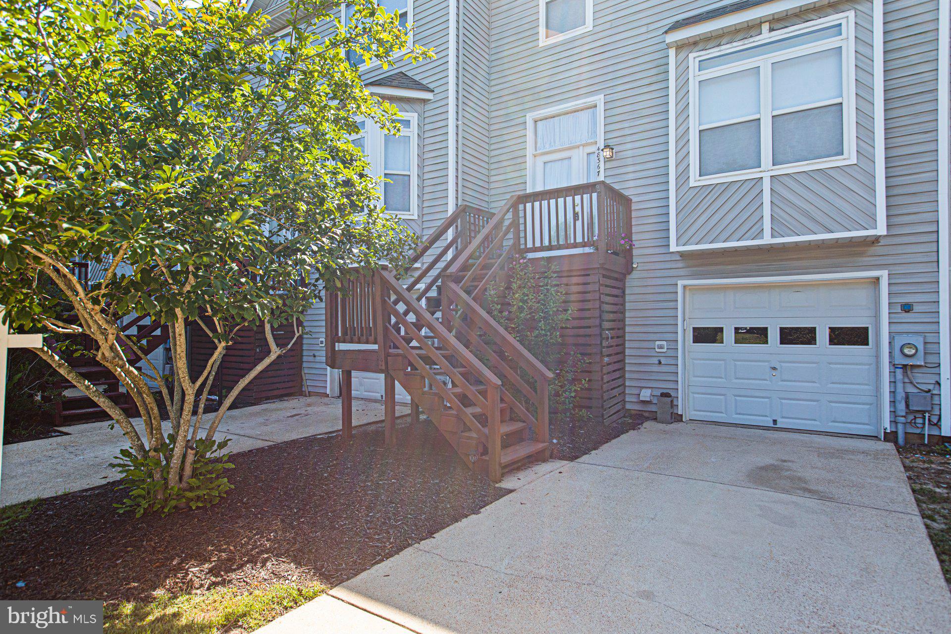 VILLAS ON WATERS EDGE - Residential