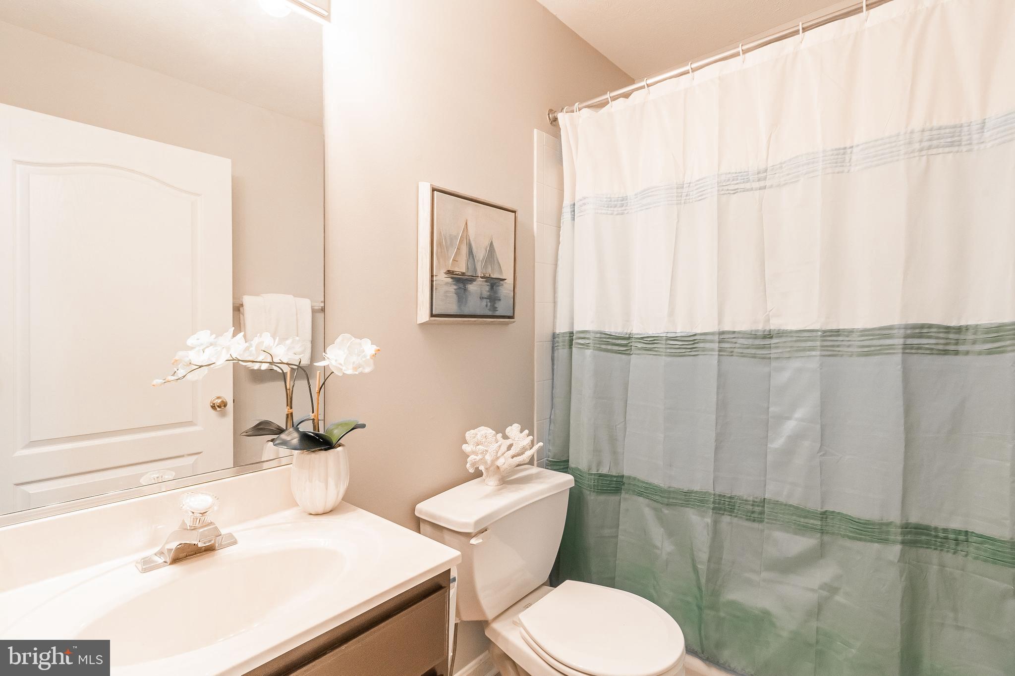 VILLAS ON WATERS EDGE - Residential