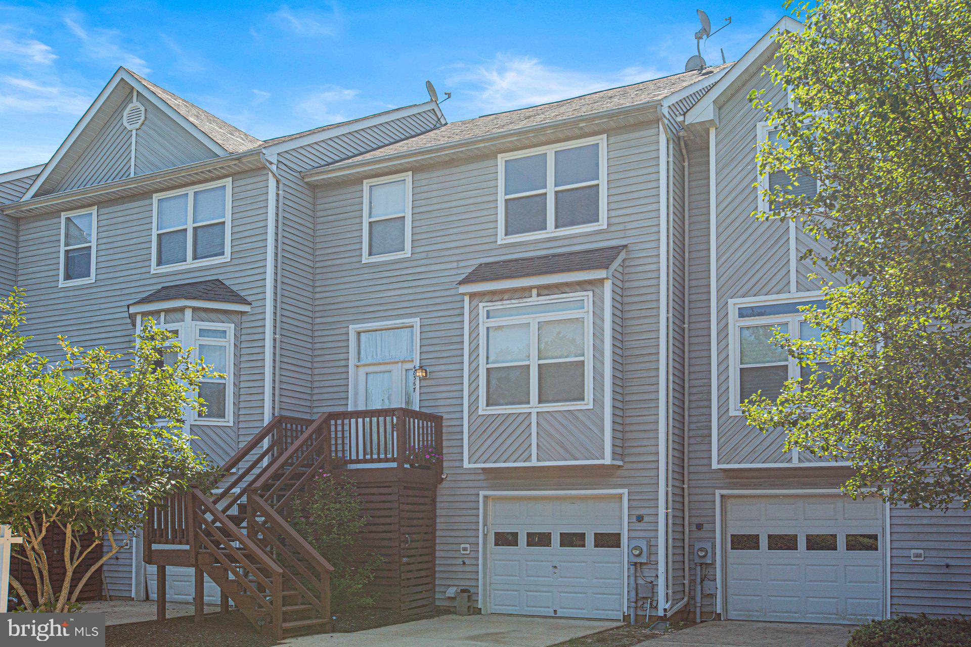 VILLAS ON WATERS EDGE - Residential