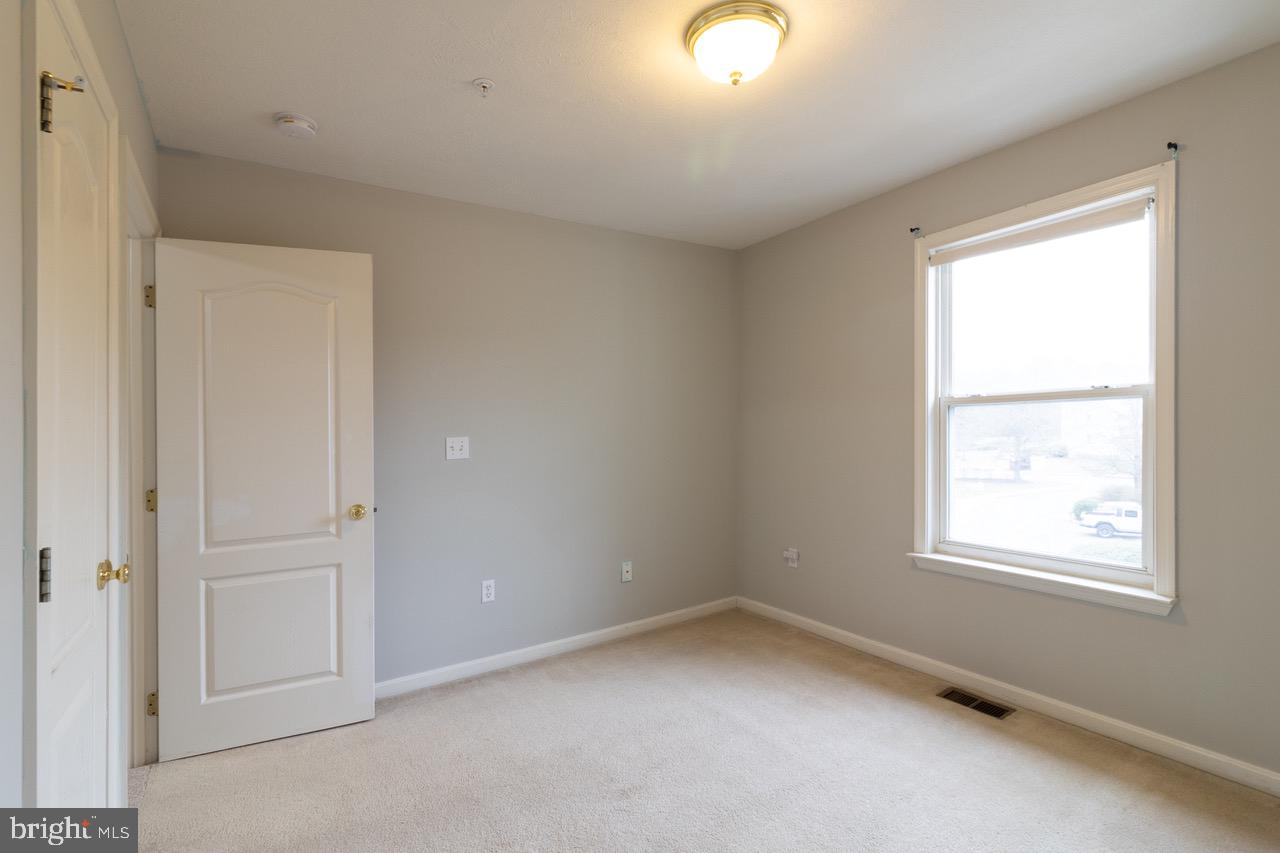 VILLAS ON WATERS EDGE - Residential