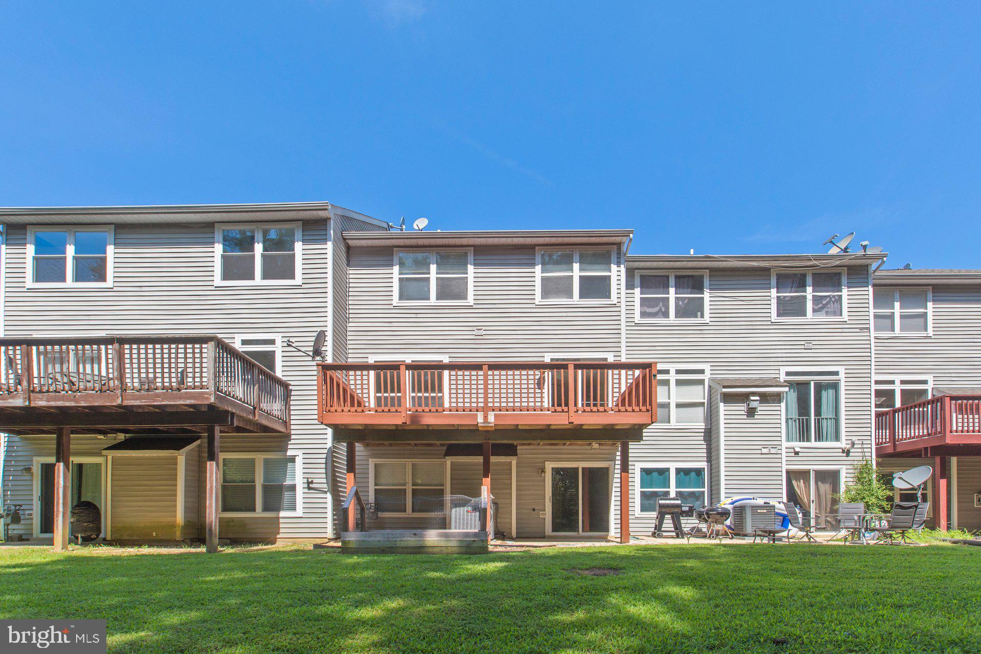 VILLAS ON WATERS EDGE - Residential