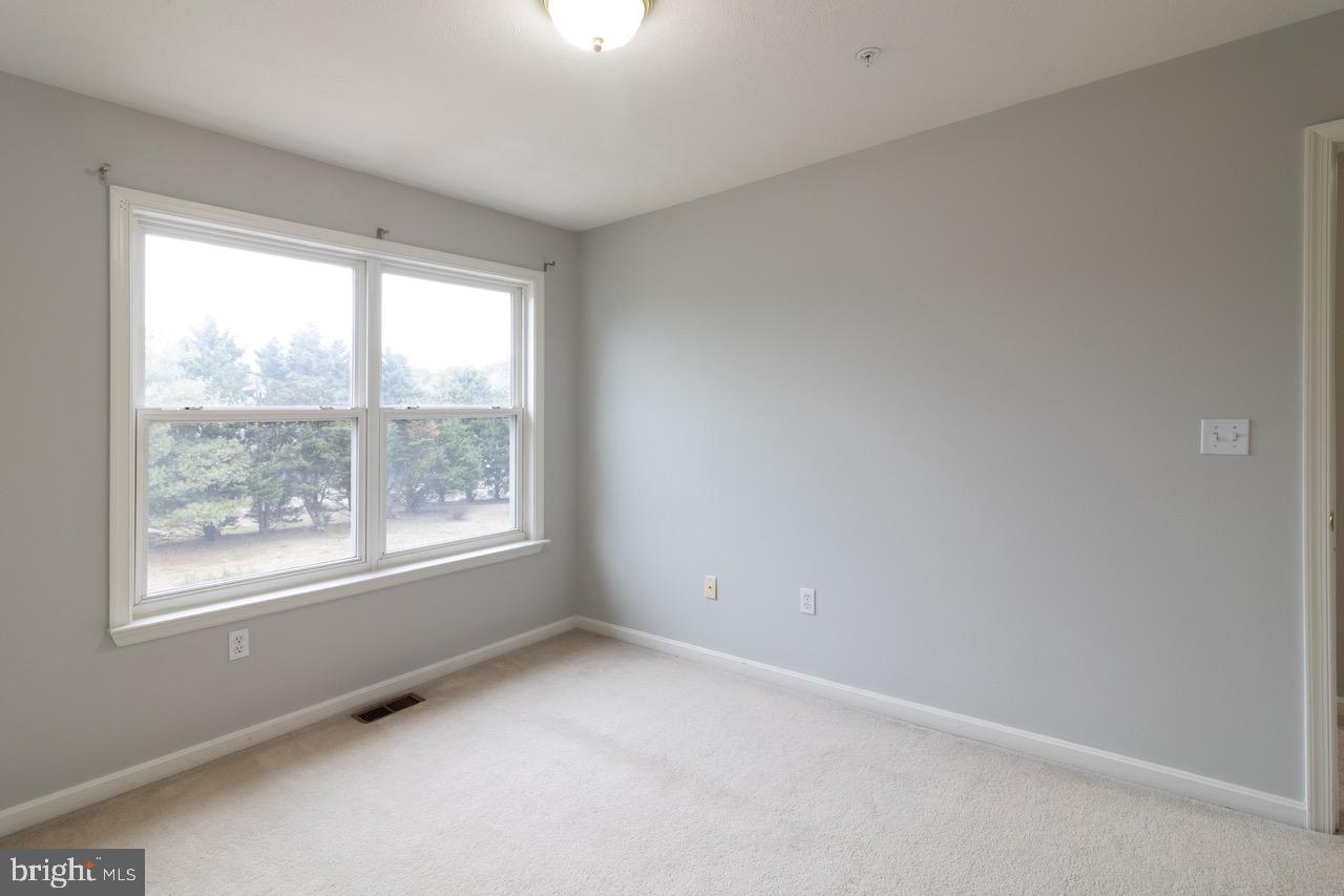 VILLAS ON WATERS EDGE - Residential