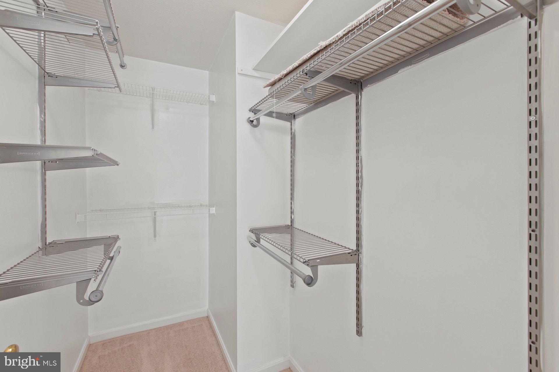 VILLAS ON WATERS EDGE - Residential