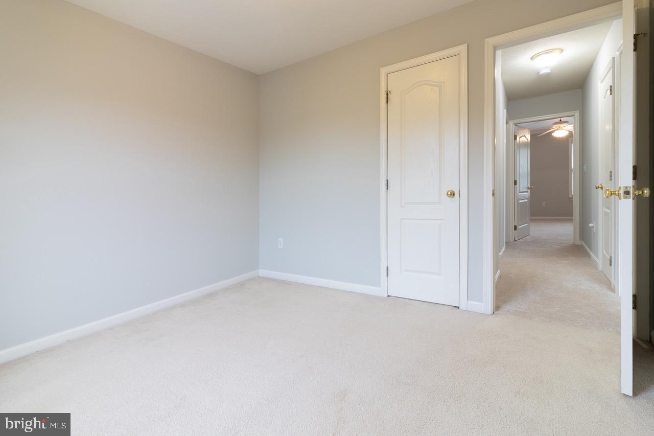 VILLAS ON WATERS EDGE - Residential