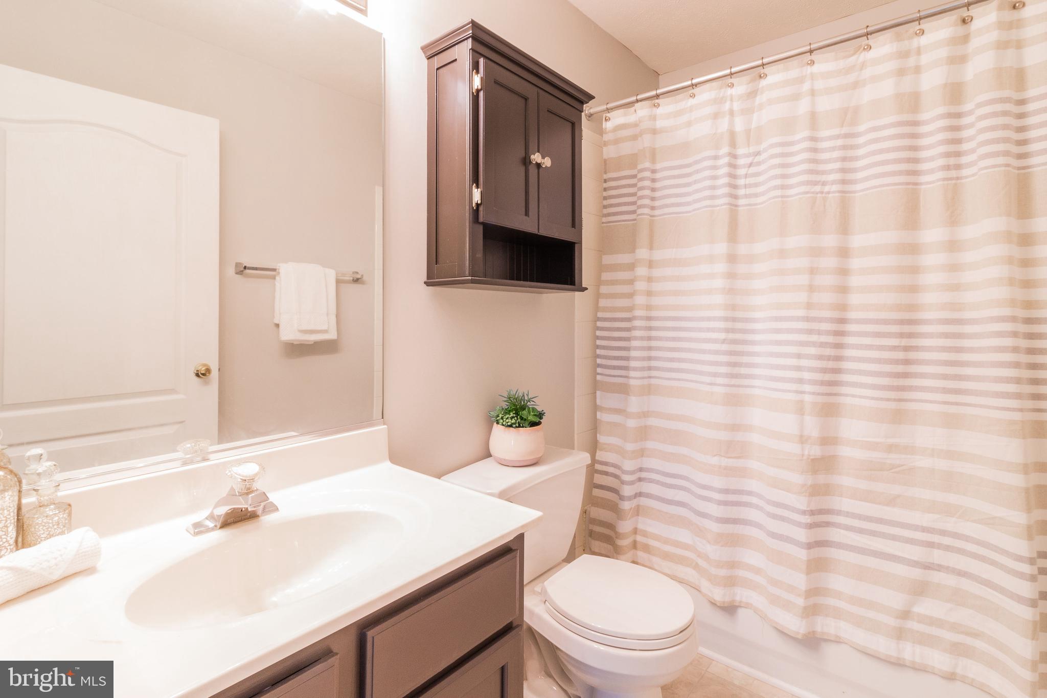 VILLAS ON WATERS EDGE - Residential