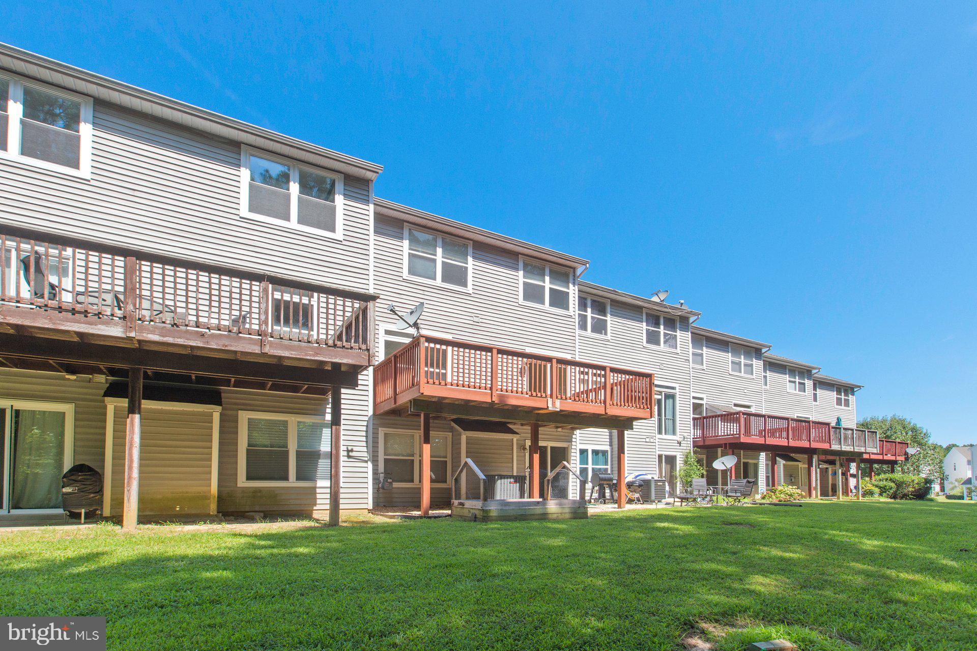 VILLAS ON WATERS EDGE - Residential