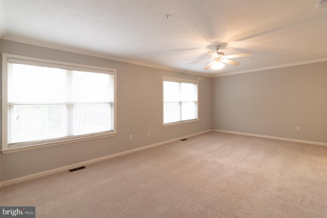 VILLAS ON WATERS EDGE - Residential