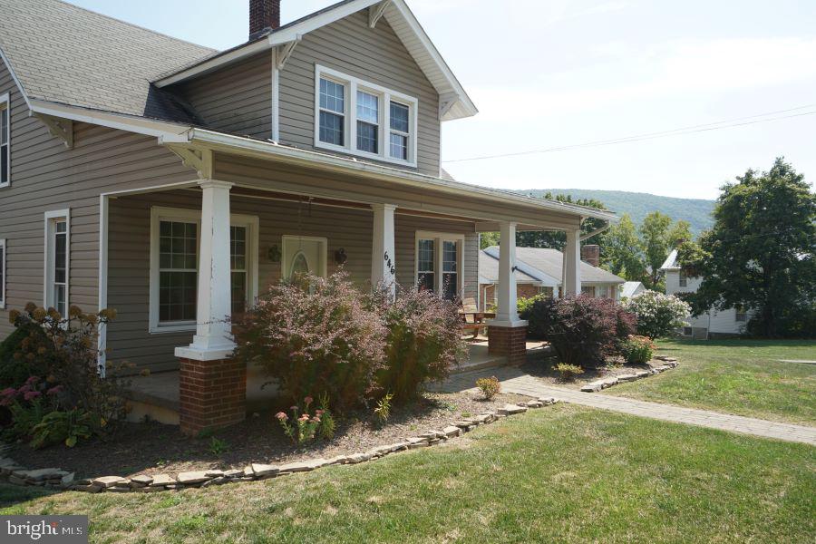 Conveniently located in the quaint town of Franklin, this 4 Bed, 2 Bath home is the perfect location for those who enjoy being near all small town amenities! Within walking distance to grocery shopping, restaurant, schools. Lots of space for the family to spread out with full finished basement. Spacious back deck and covered front porch. Public water & sewer. Only 30 minutes to Seneca Rocks Recreation Center, an hour to Canaan Valley for hiking, skiing, kayaking, rock climbing, etc. Come and enjoy the beautiful outdoors that Pendleton County offers!