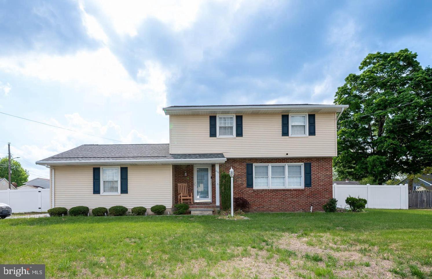 664 BRENTWOOD DRIVE