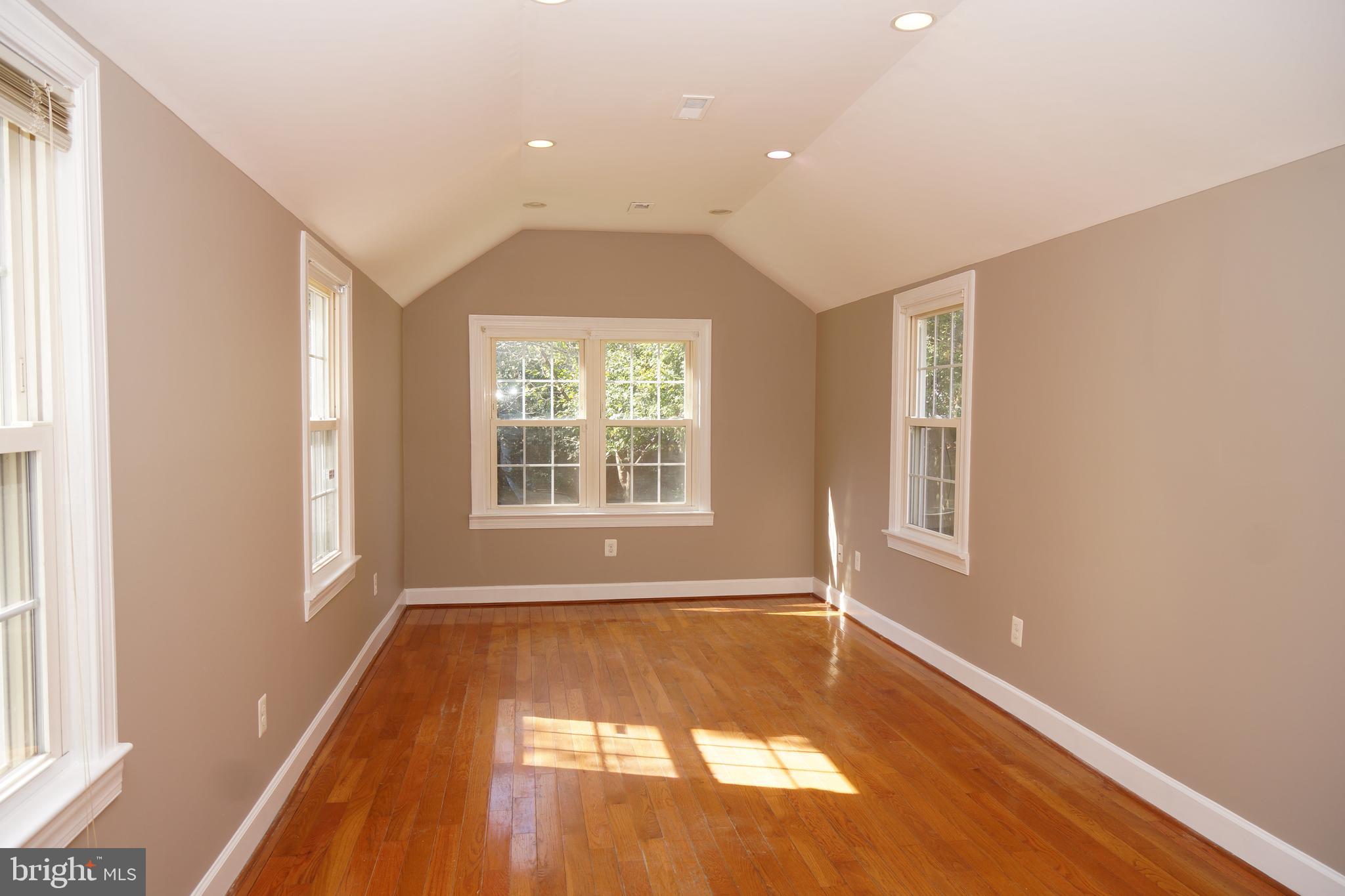 ROCKCREST - Residential Lease