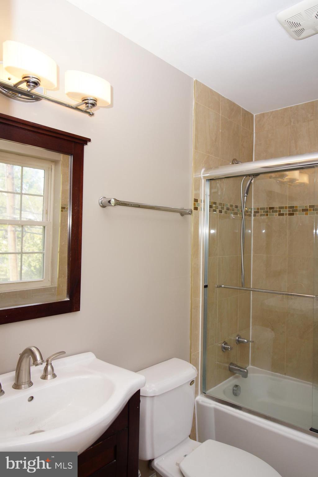 ROCKCREST - Residential Lease