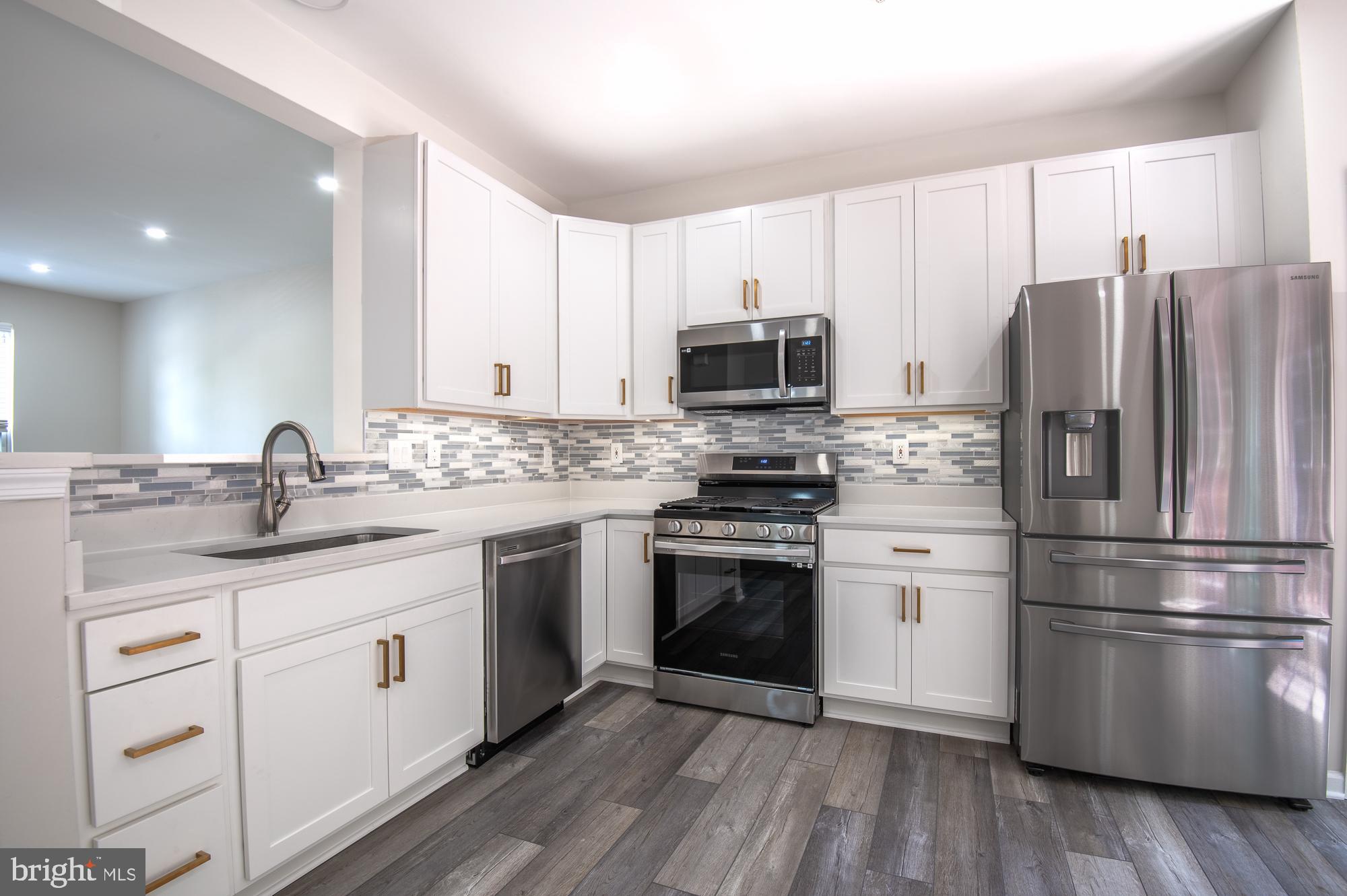 PAPILLON - Residential Lease