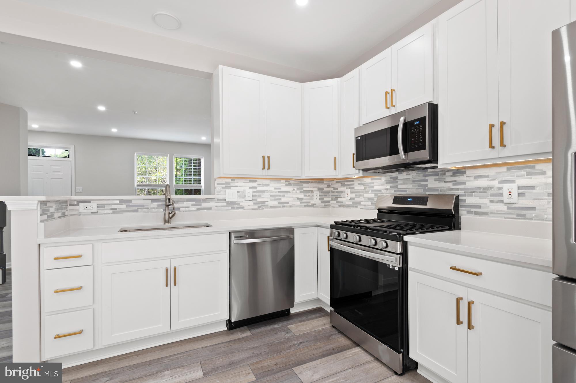 PAPILLON - Residential Lease