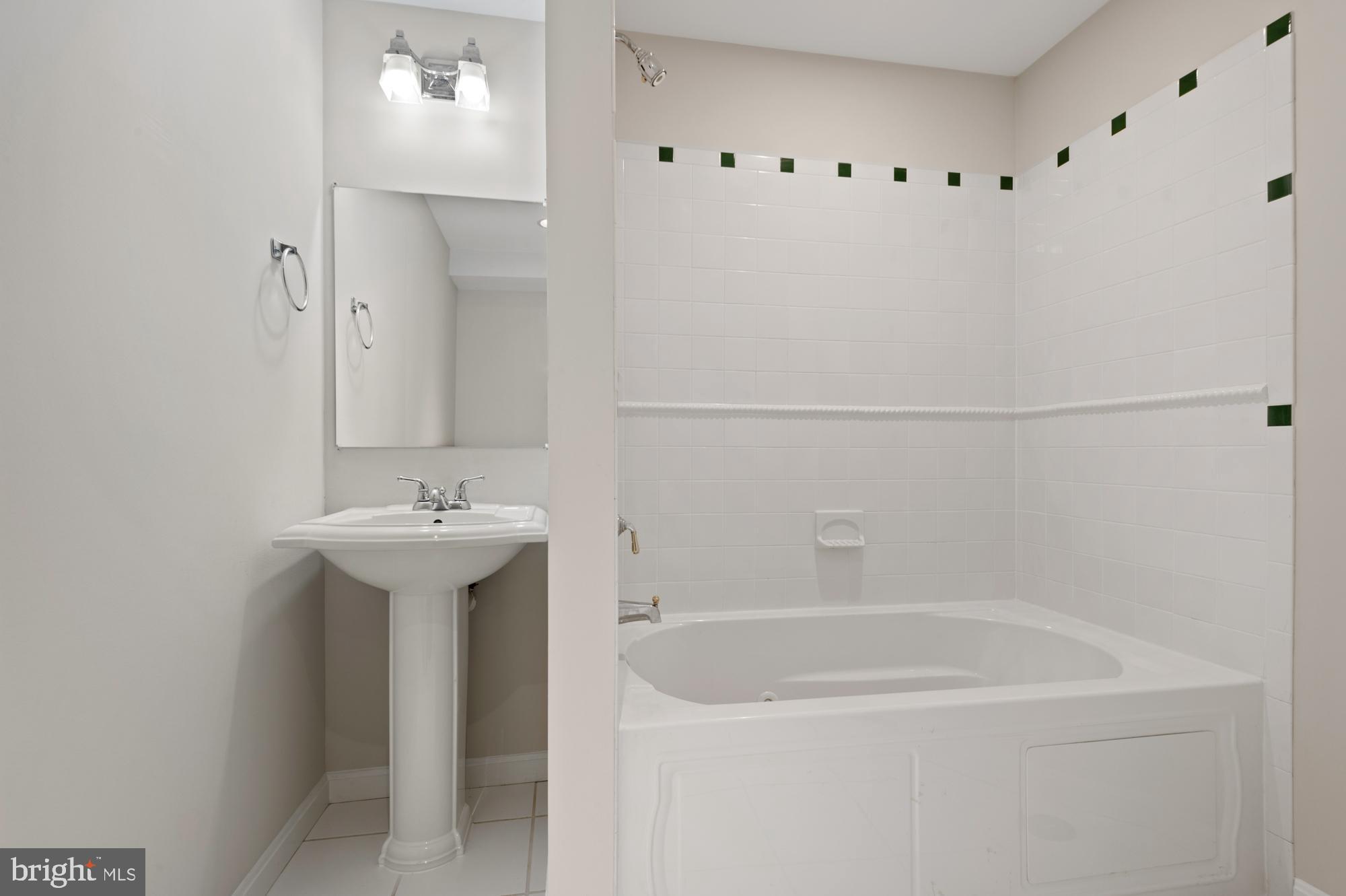 PAPILLON - Residential Lease