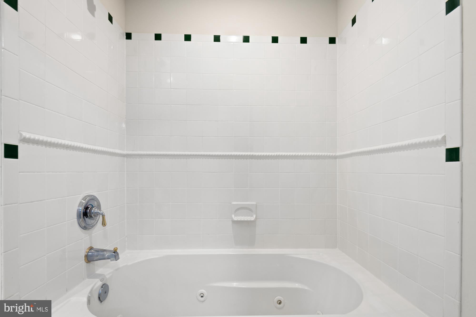 PAPILLON - Residential Lease