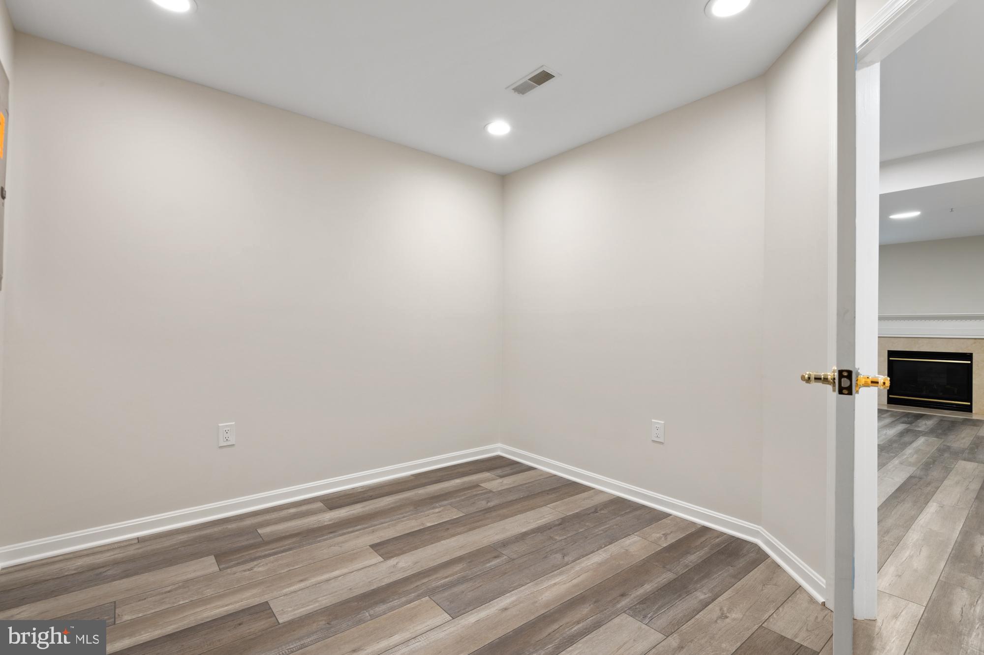 PAPILLON - Residential Lease