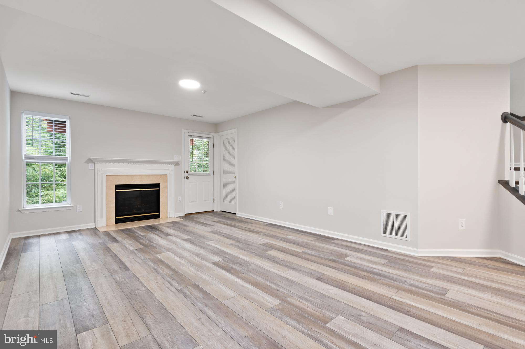 PAPILLON - Residential Lease