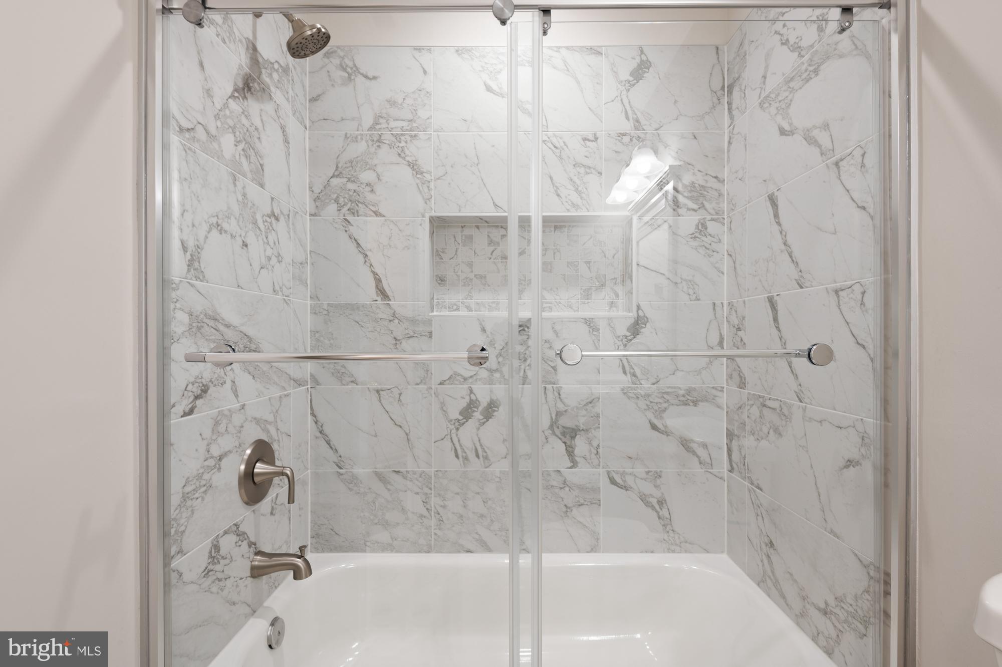 PAPILLON - Residential Lease