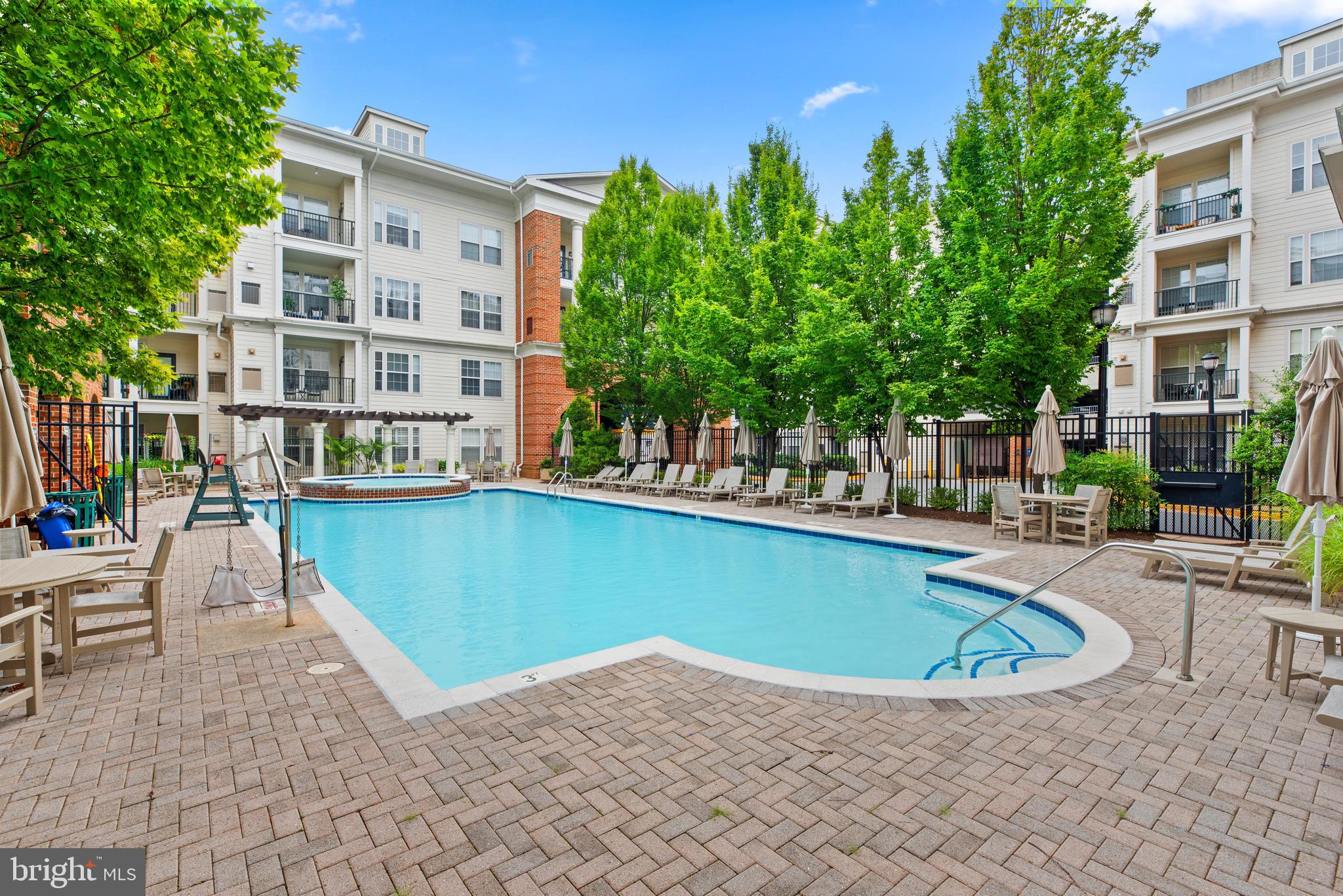 THE COLONNADE AT KENTLANDS - Residential