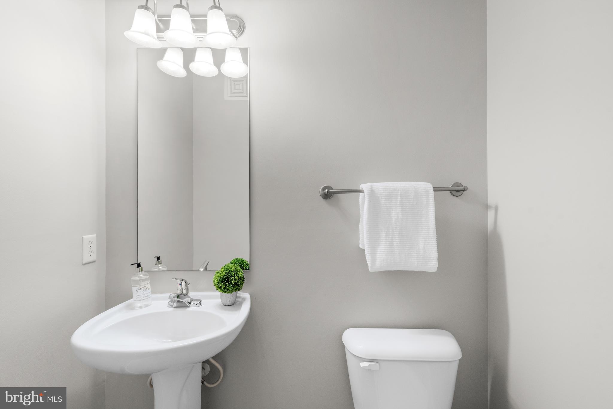 THE COLONNADE AT KENTLANDS - Residential