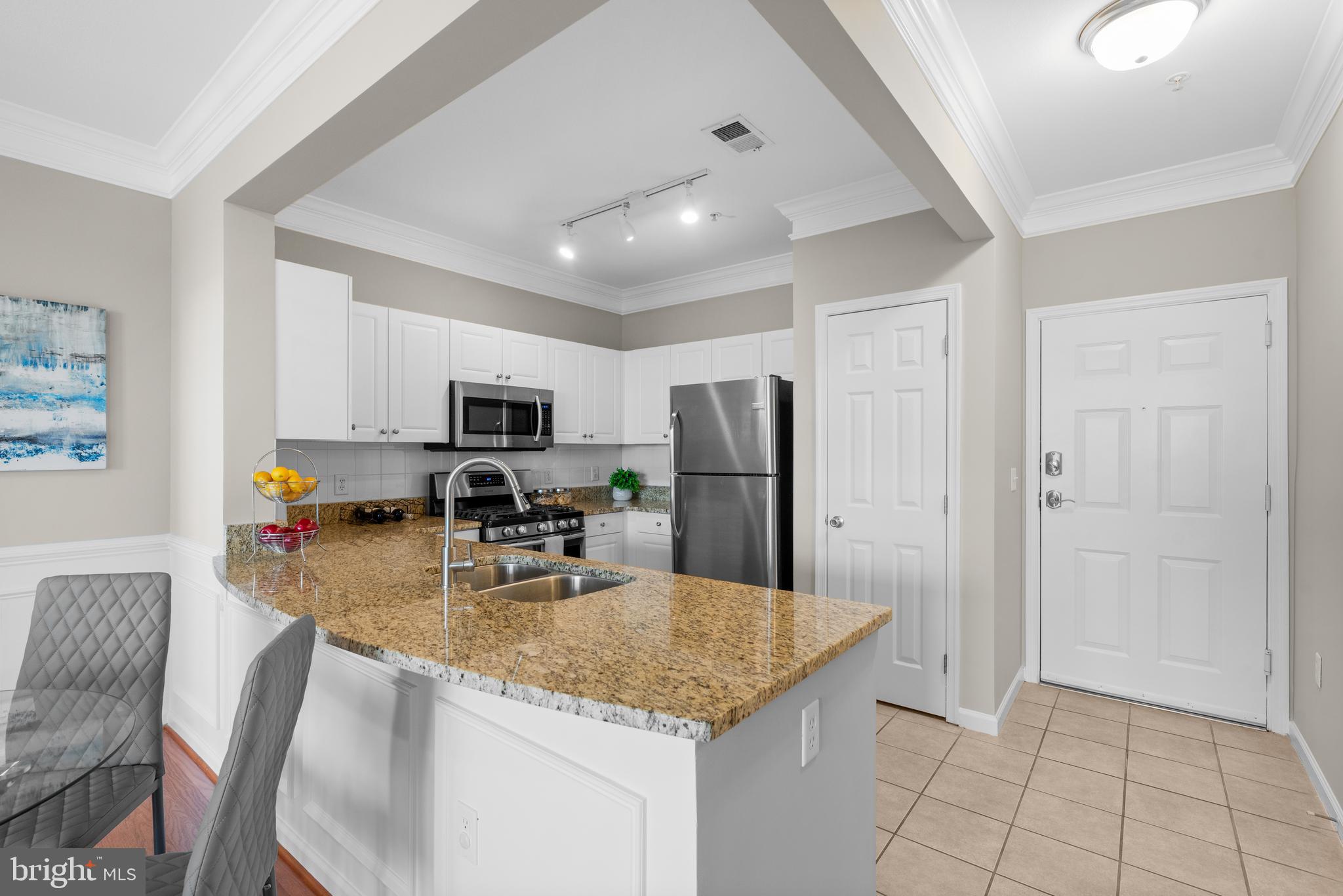 THE COLONNADE AT KENTLANDS - Residential