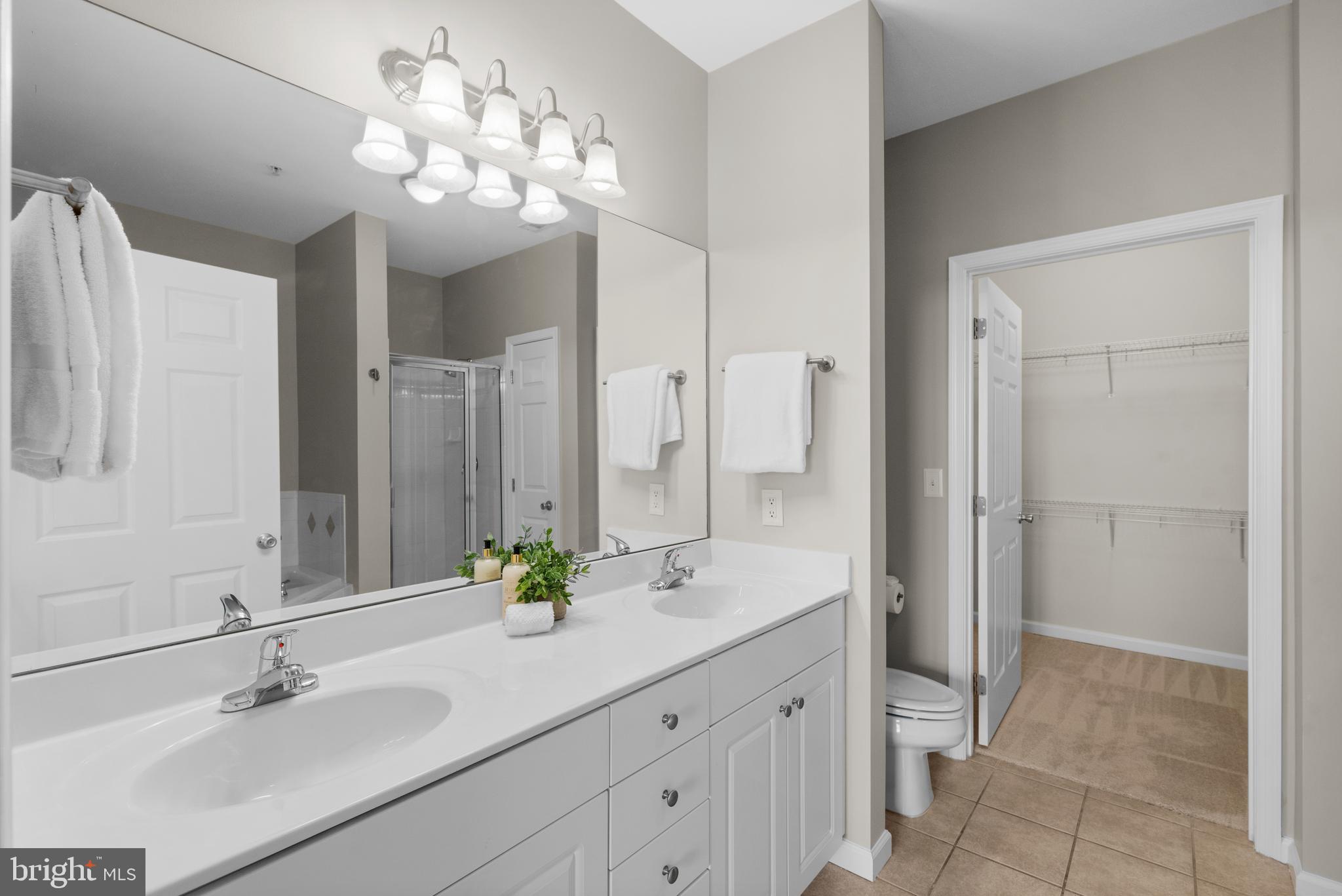 THE COLONNADE AT KENTLANDS - Residential