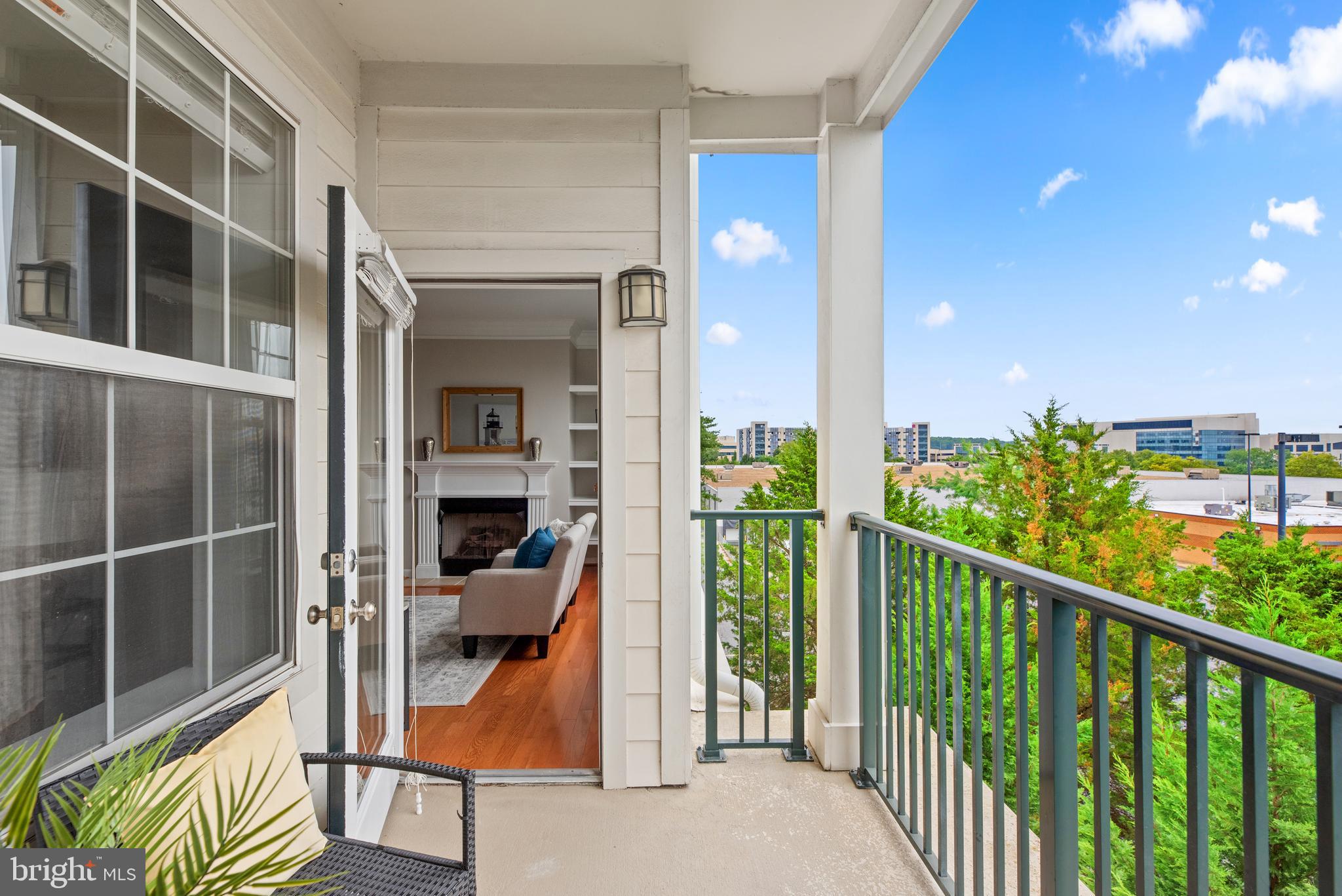 THE COLONNADE AT KENTLANDS - Residential