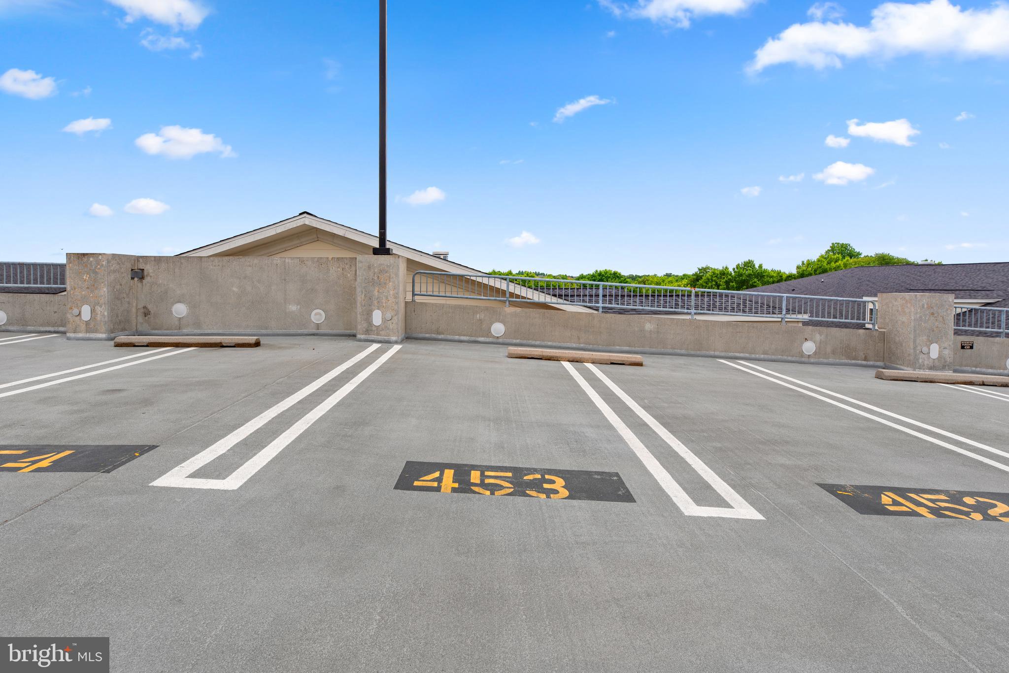THE COLONNADE AT KENTLANDS - Residential