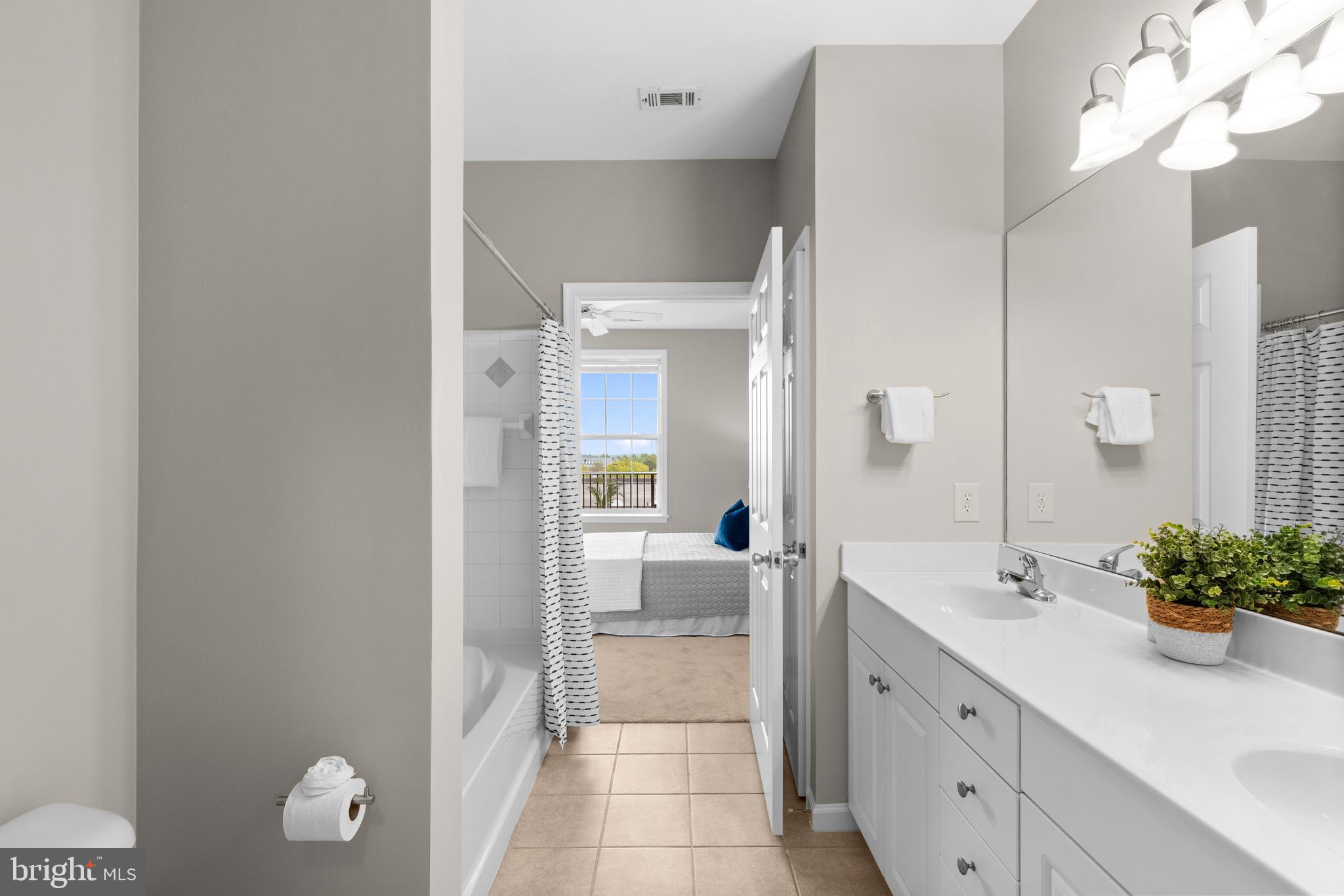 THE COLONNADE AT KENTLANDS - Residential