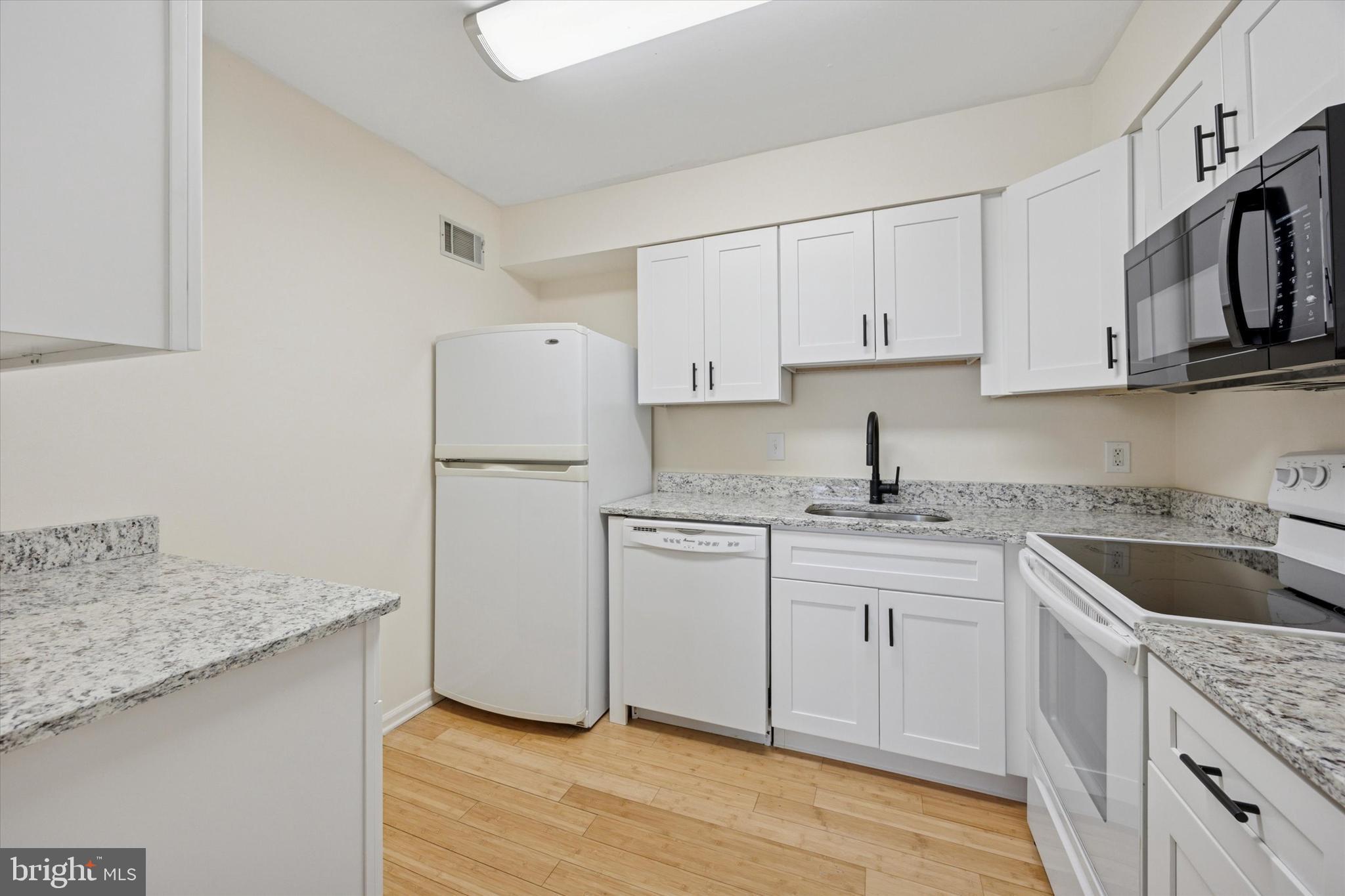 1604 WHITPAIN HILLS