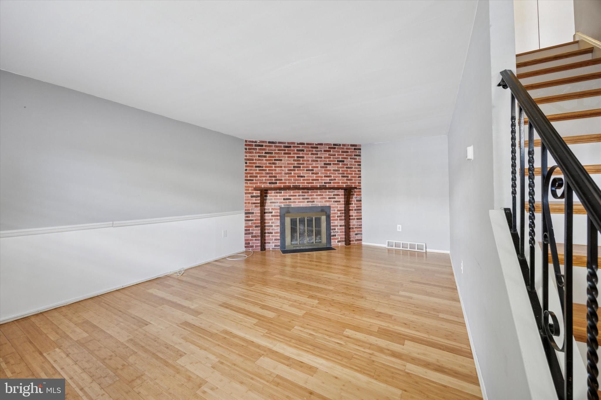 1604 WHITPAIN HILLS