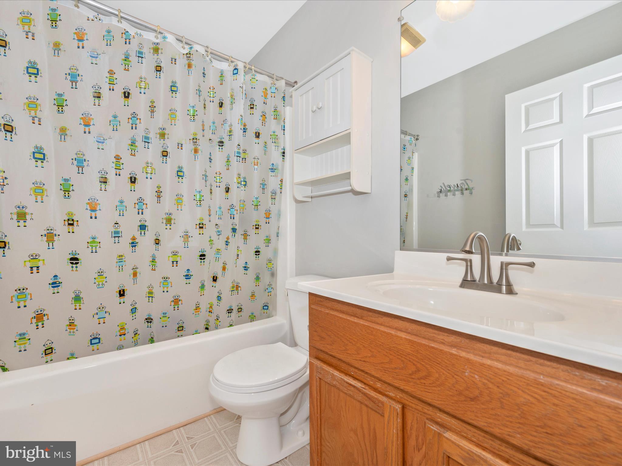 WHISPERING HILLS - Residential