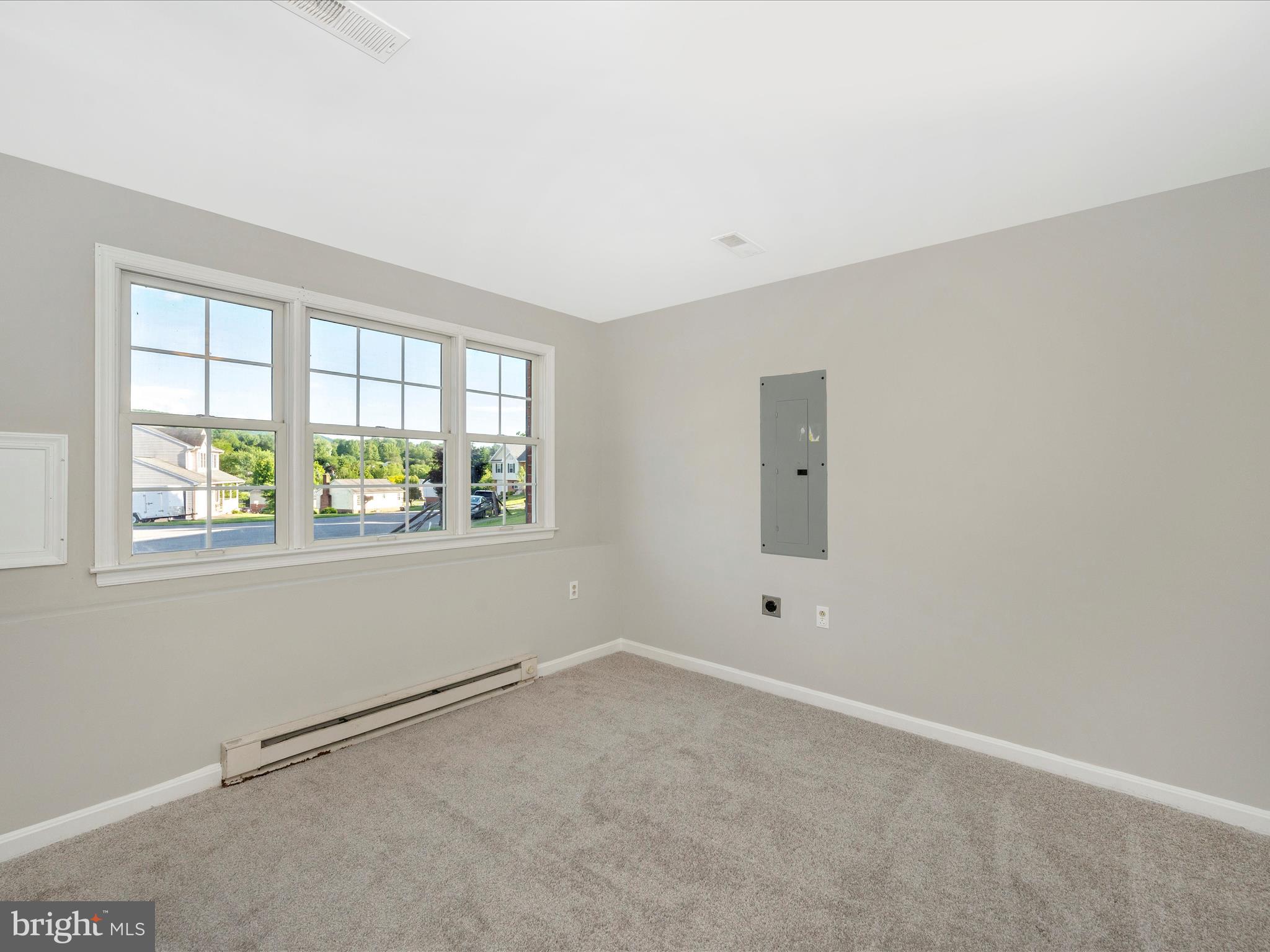 WHISPERING HILLS - Residential