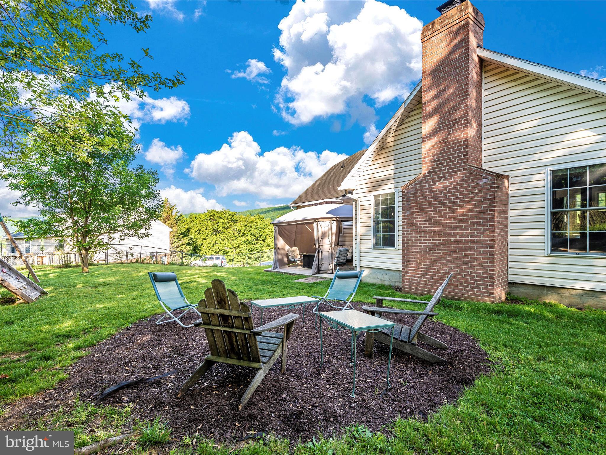 WHISPERING HILLS - Residential