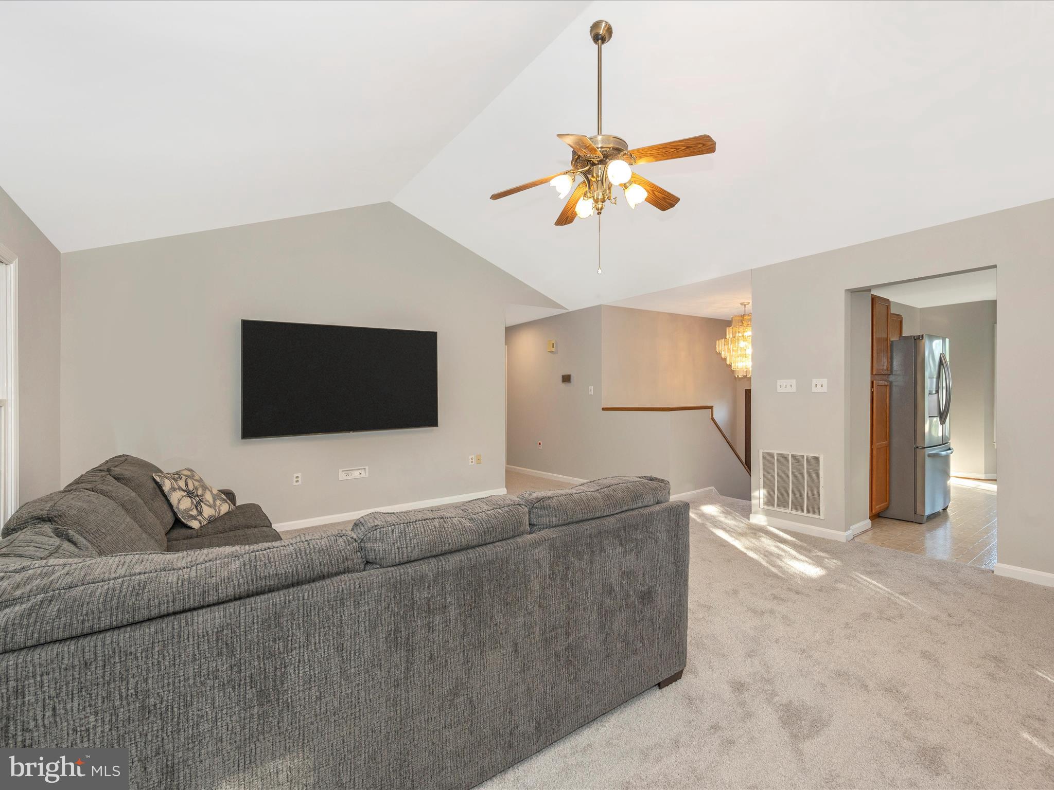 WHISPERING HILLS - Residential