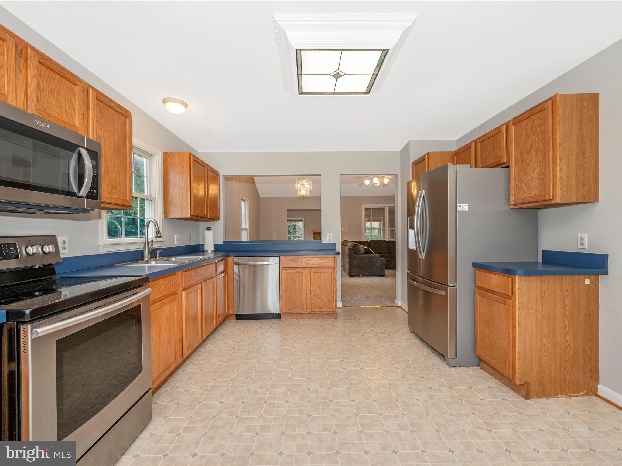 WHISPERING HILLS - Residential