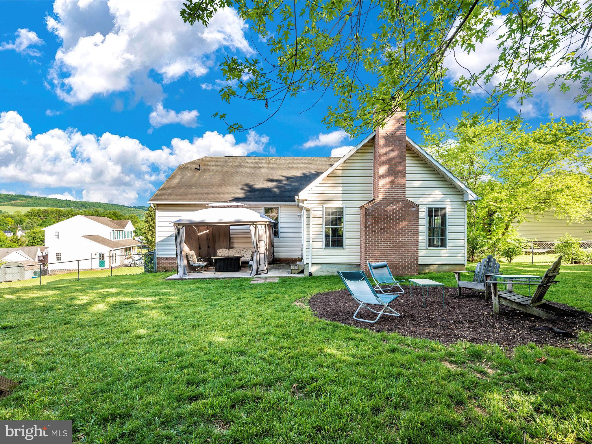 WHISPERING HILLS - Residential