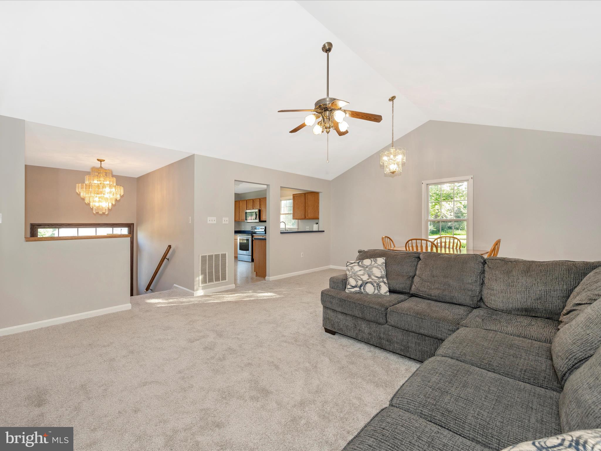 WHISPERING HILLS - Residential