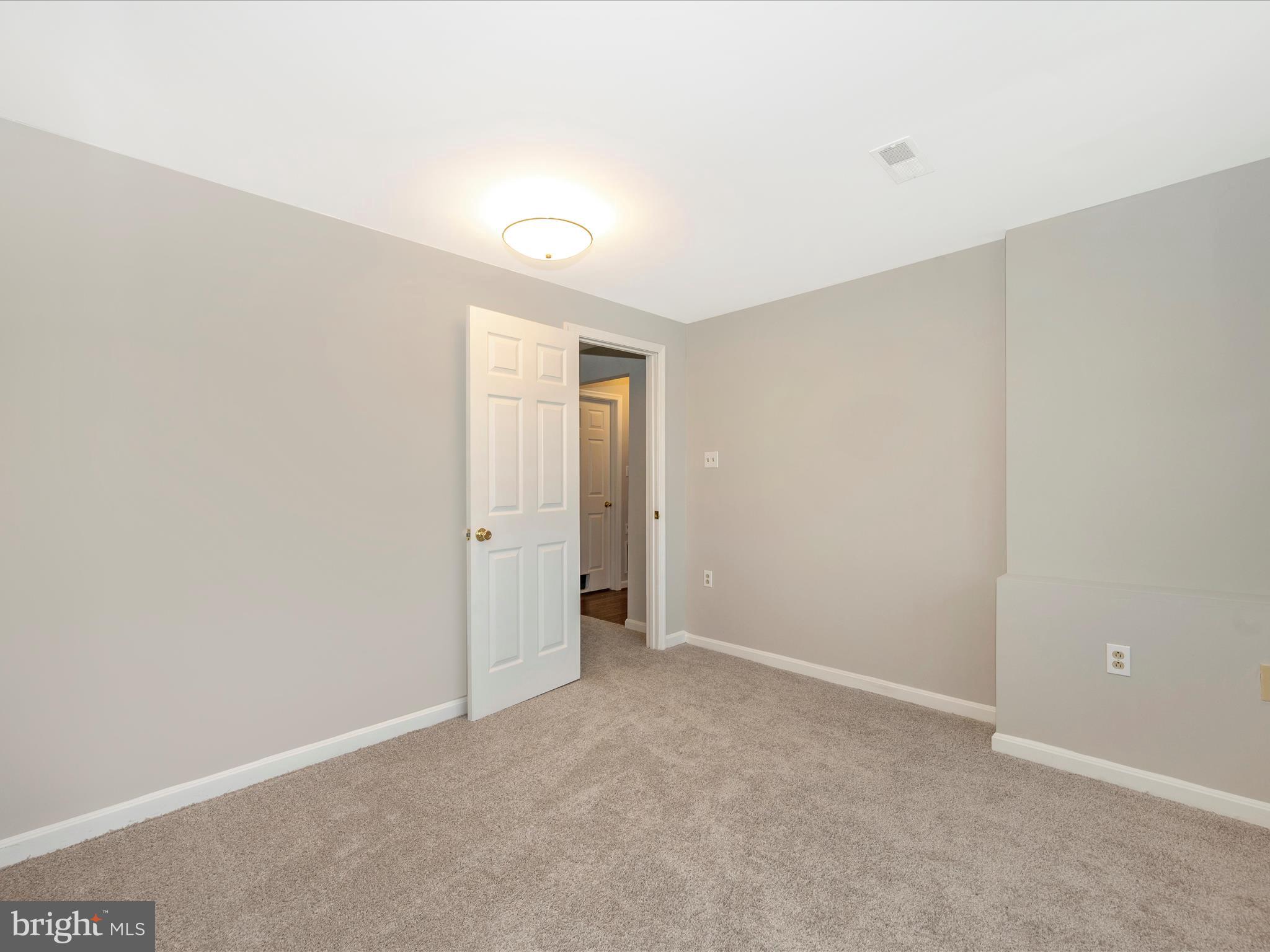 WHISPERING HILLS - Residential