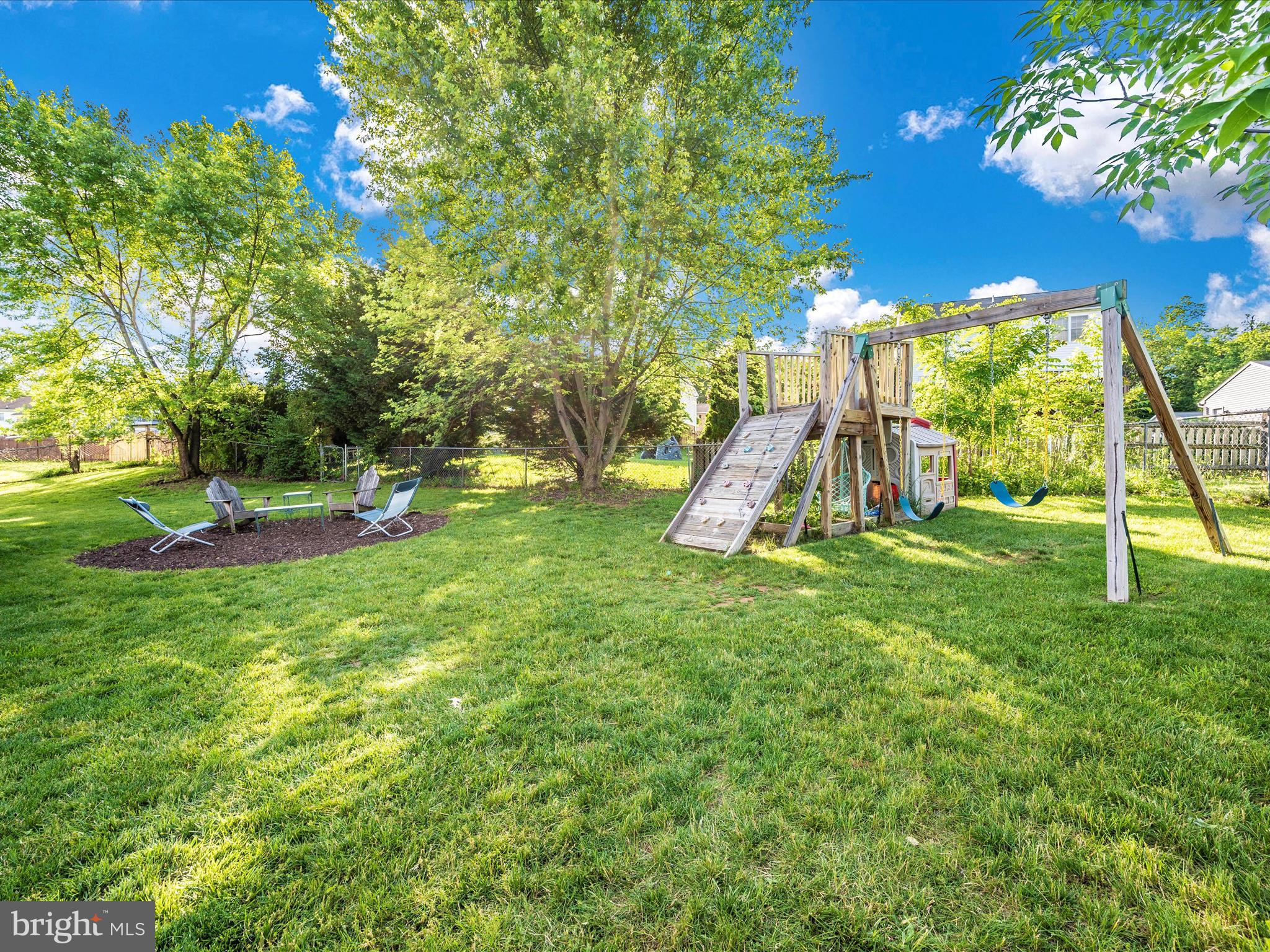 WHISPERING HILLS - Residential