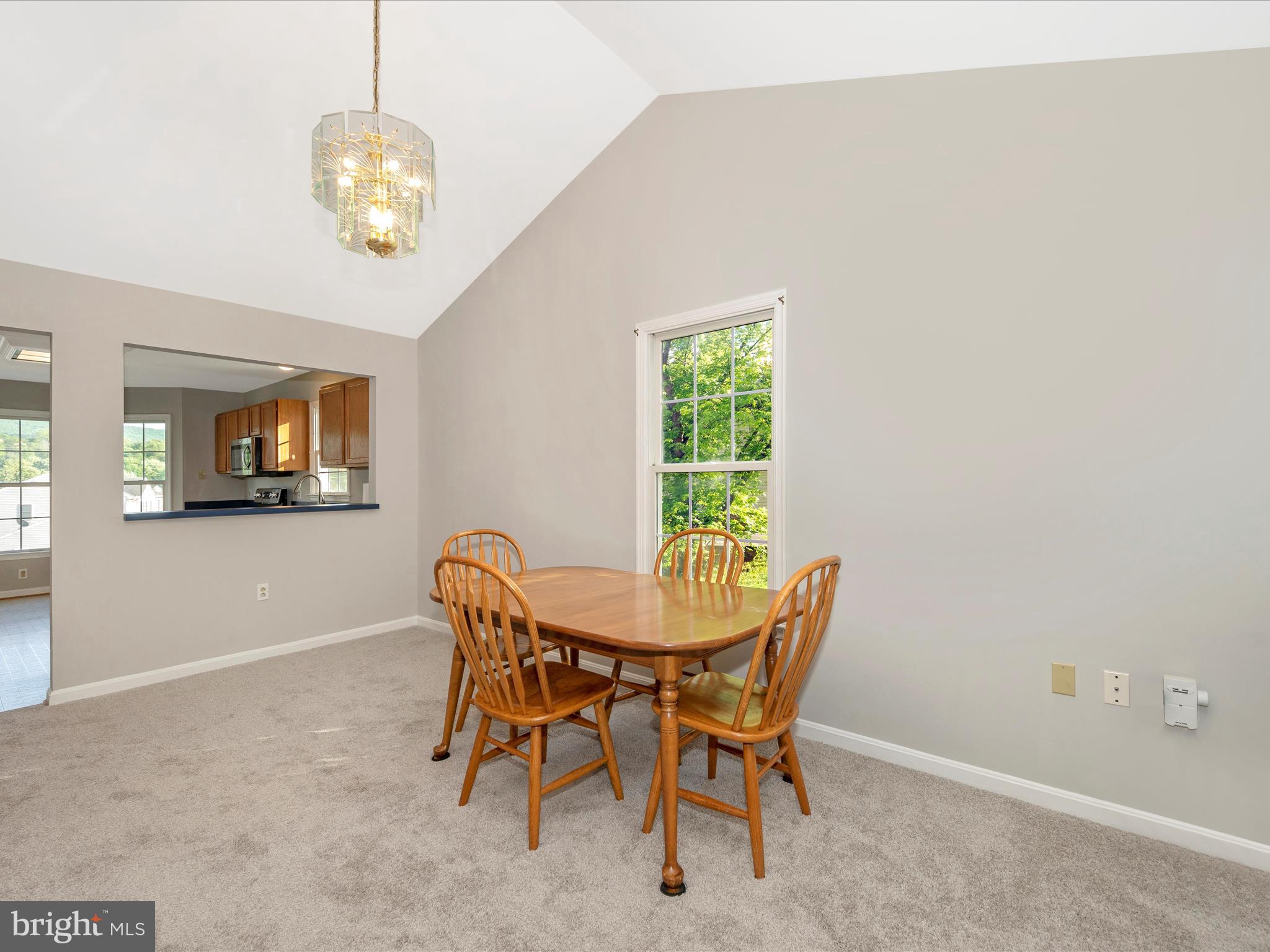 WHISPERING HILLS - Residential