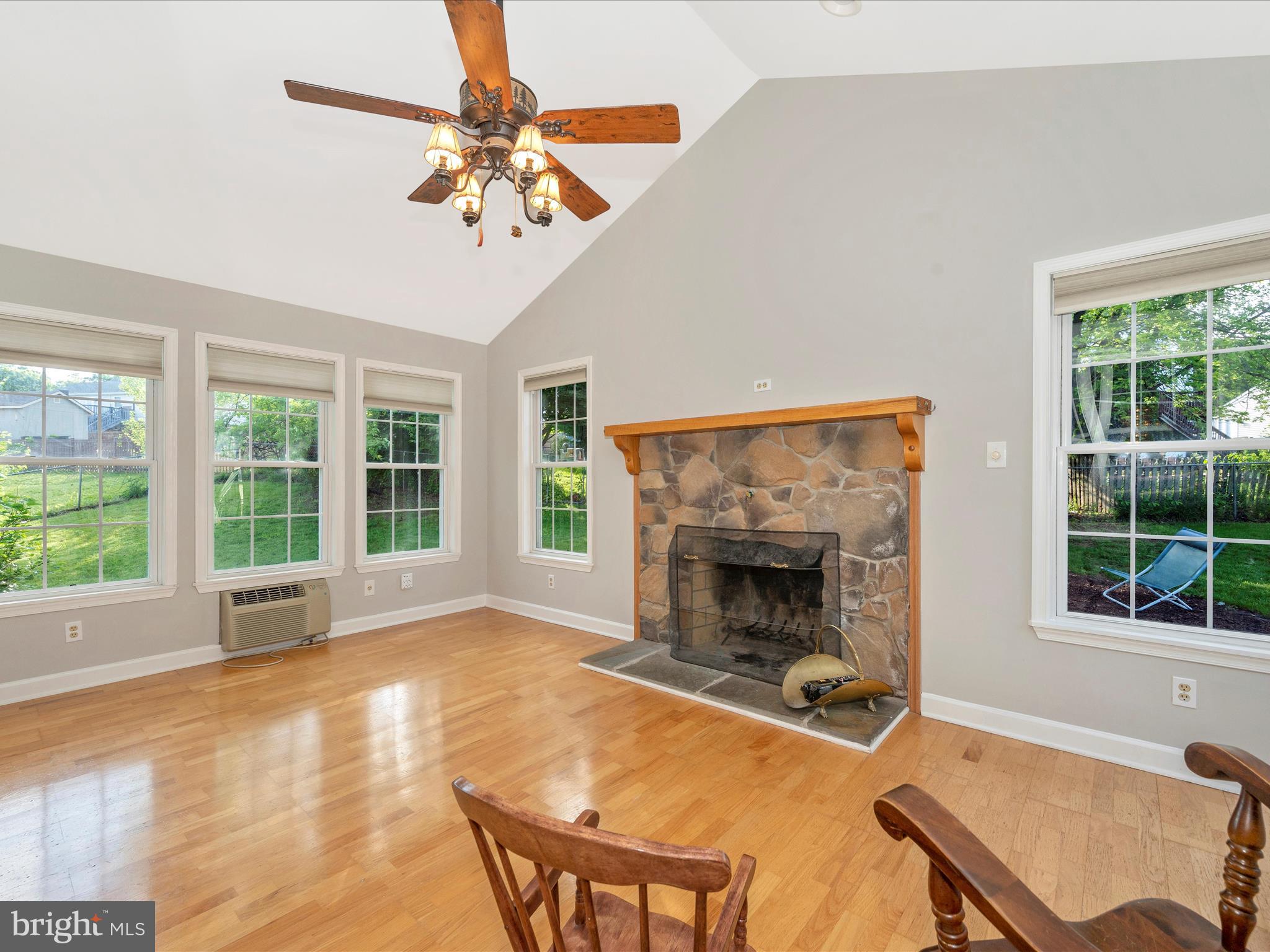 WHISPERING HILLS - Residential