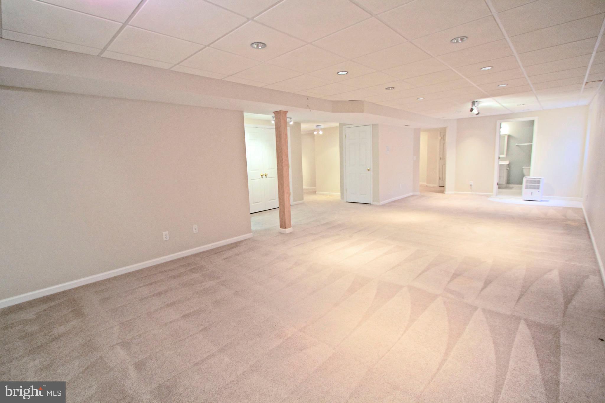 WHITEHALL - Residential